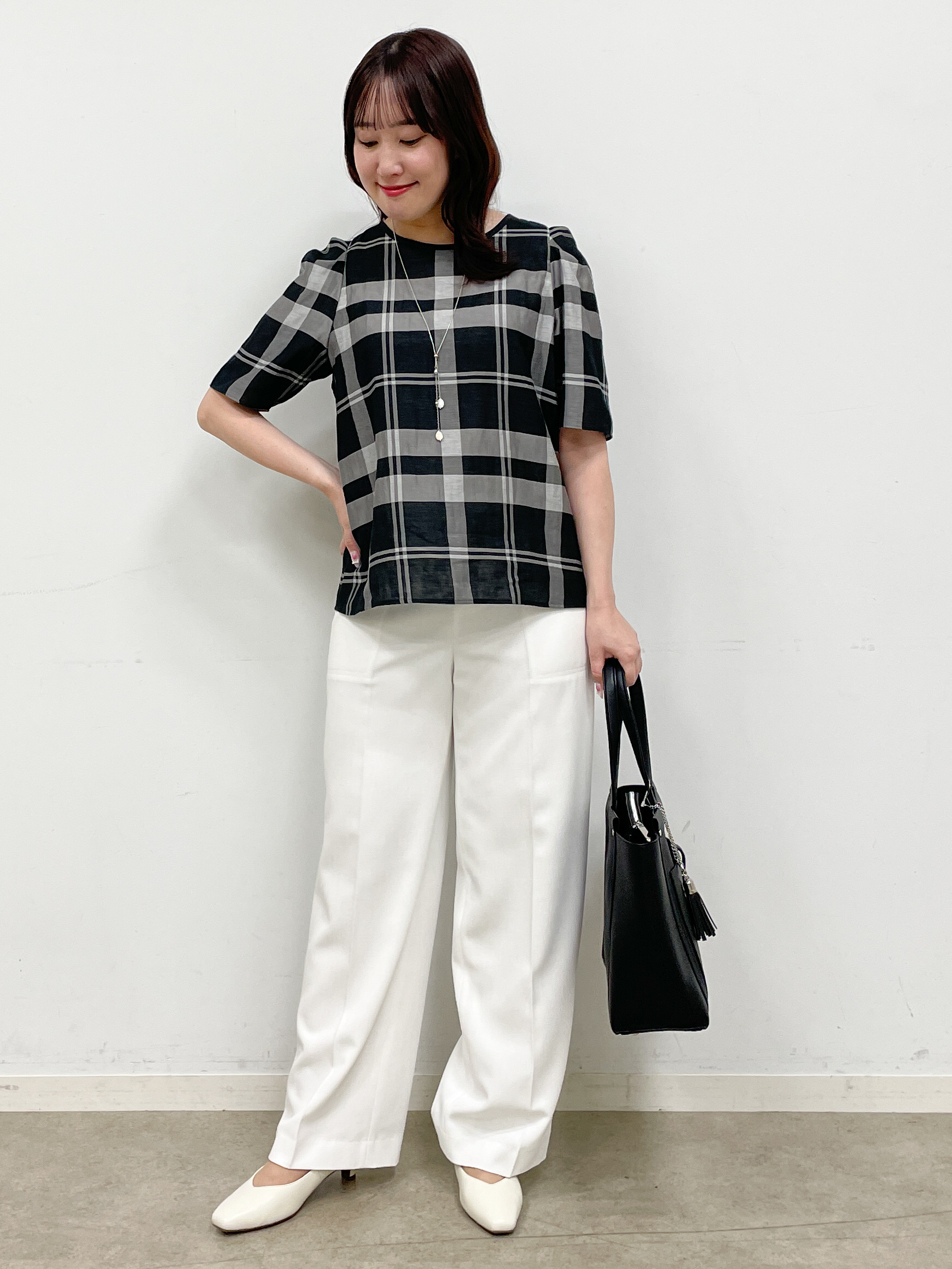yukariさんの「Reflect｜【セットアップ／手洗い可】チェック柄パフスリーブブラウス」を使ったコーディネート