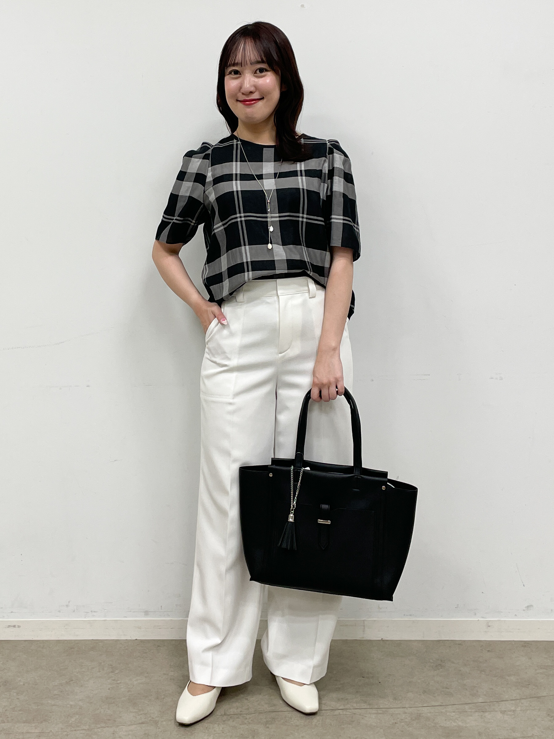 yukariさんの「Reflect｜【セットアップ／手洗い可】チェック柄パフスリーブブラウス」を使ったコーディネート