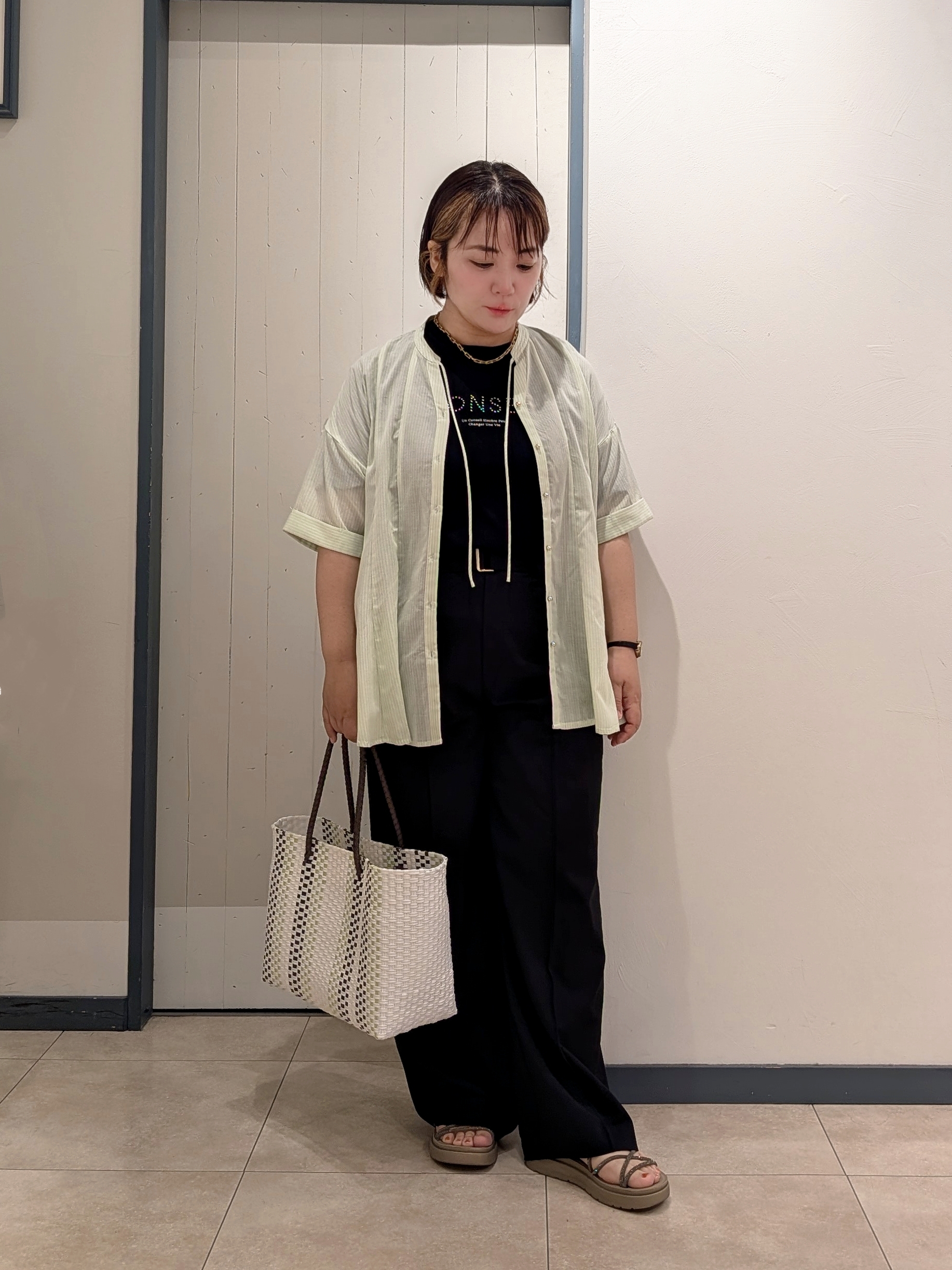 yukikaさんの「grove｜【洗濯機OK・ひんやり】さらっと軽やか、夏のフレアシャツ」を使ったコーディネート