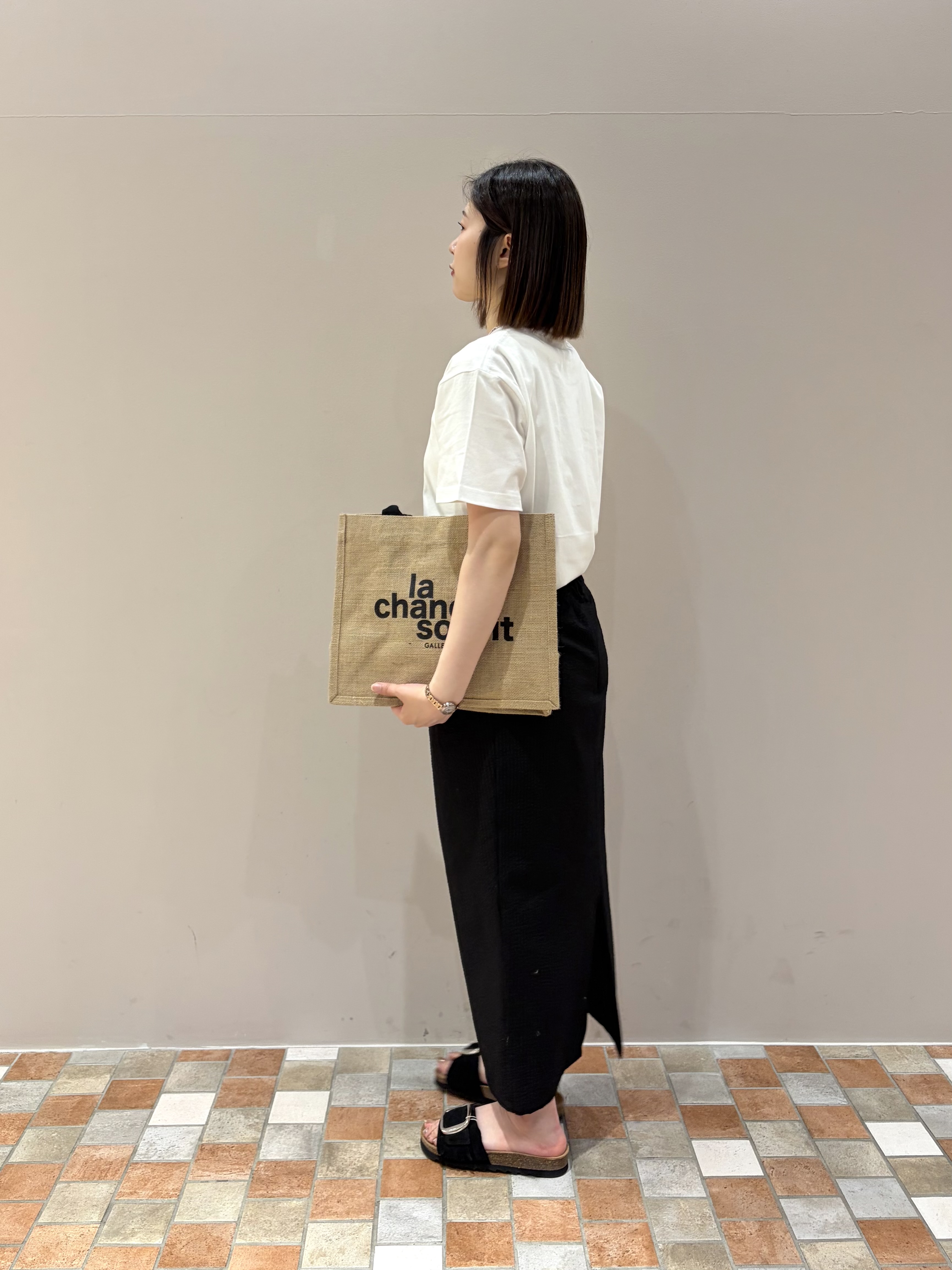 amiさんの「INDIVI｜サッカータイトスカート」を使ったコーディネート