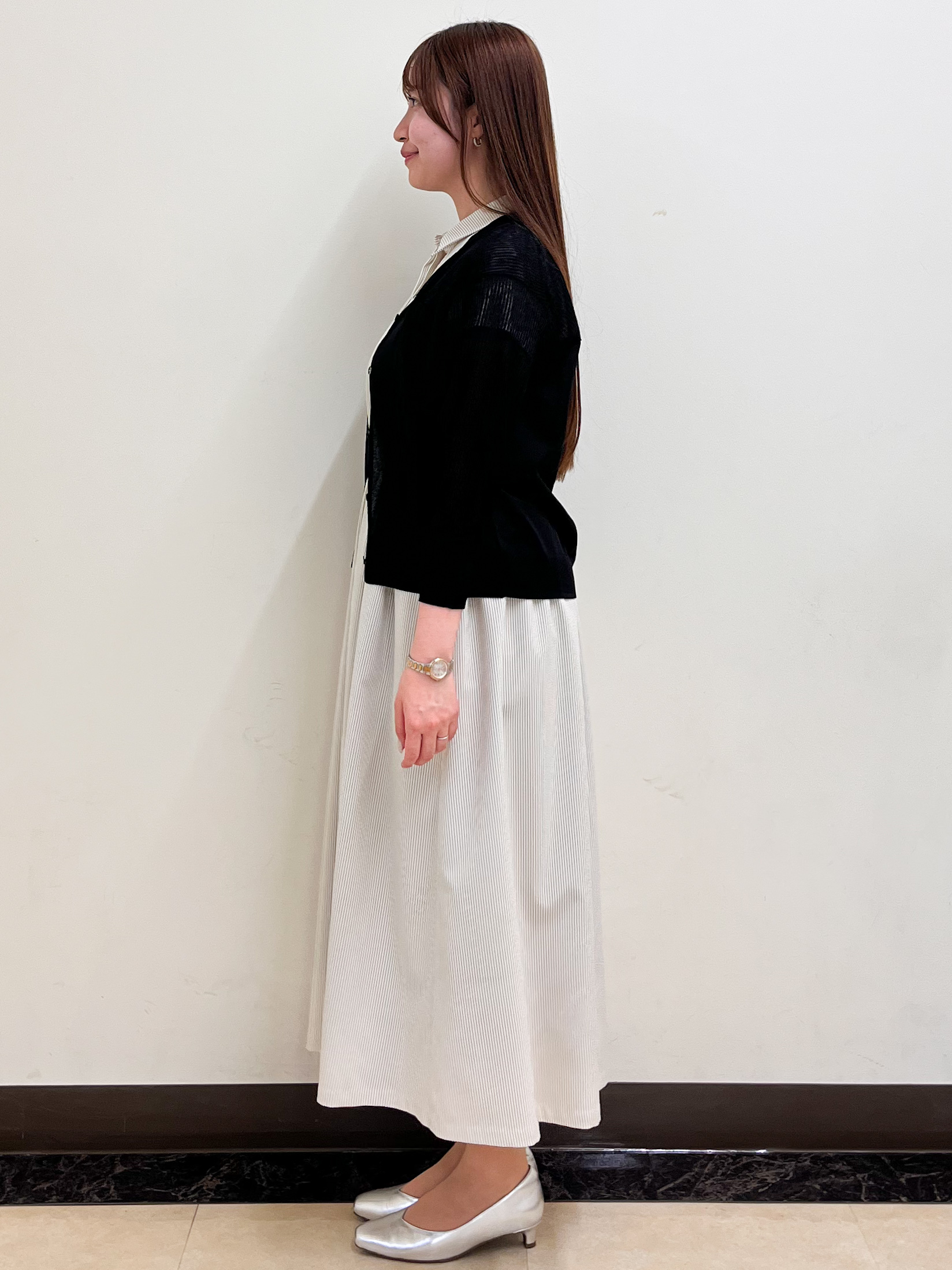 mikikoさんの「Reflect｜Vネックニットカーディガン」を使ったコーディネート