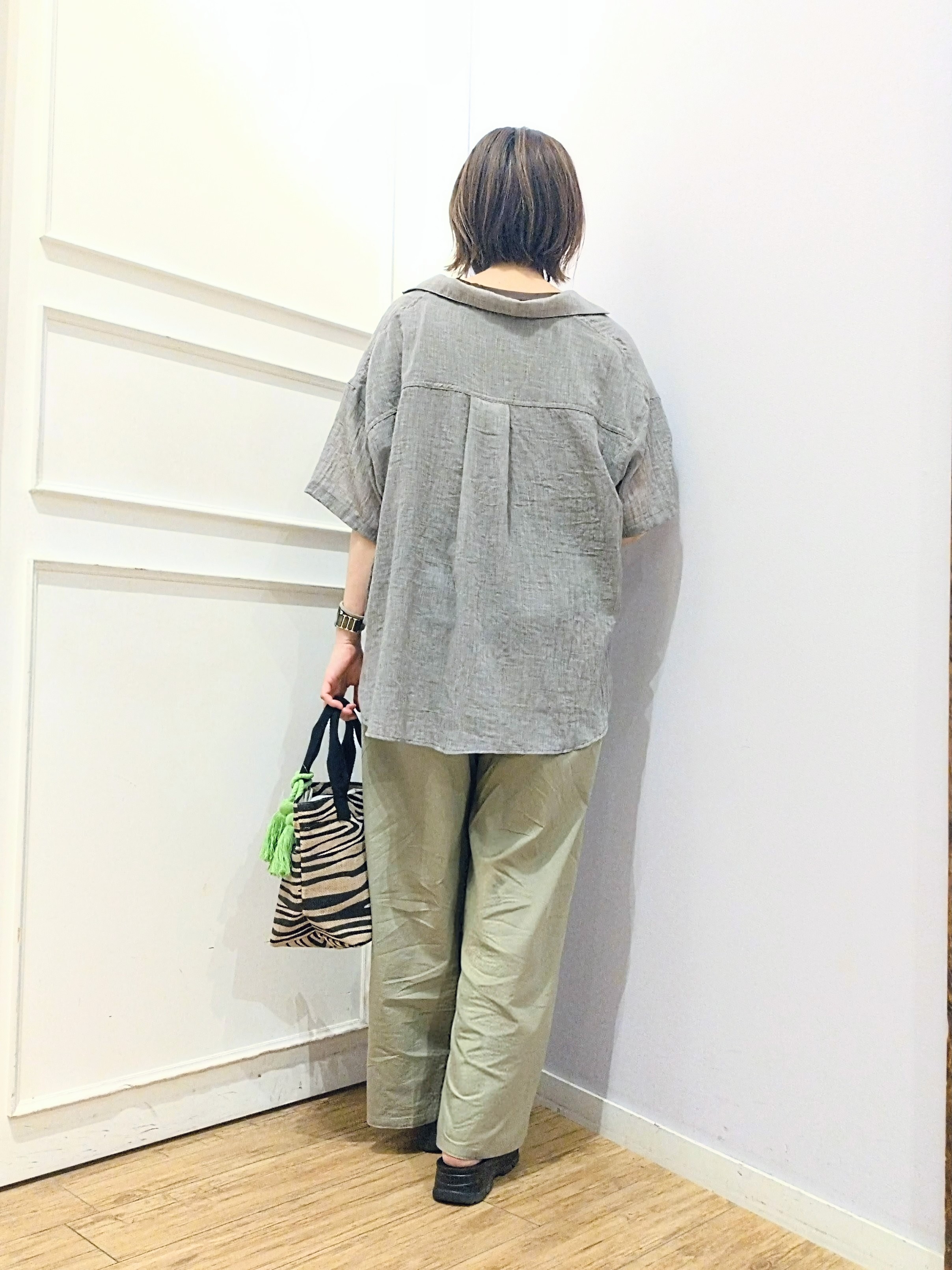 miomioさんの「SHOO･LA･RUE｜【S-LL】ナチュラルに決まる 半袖シアーシャツジャケット」を使ったコーディネート