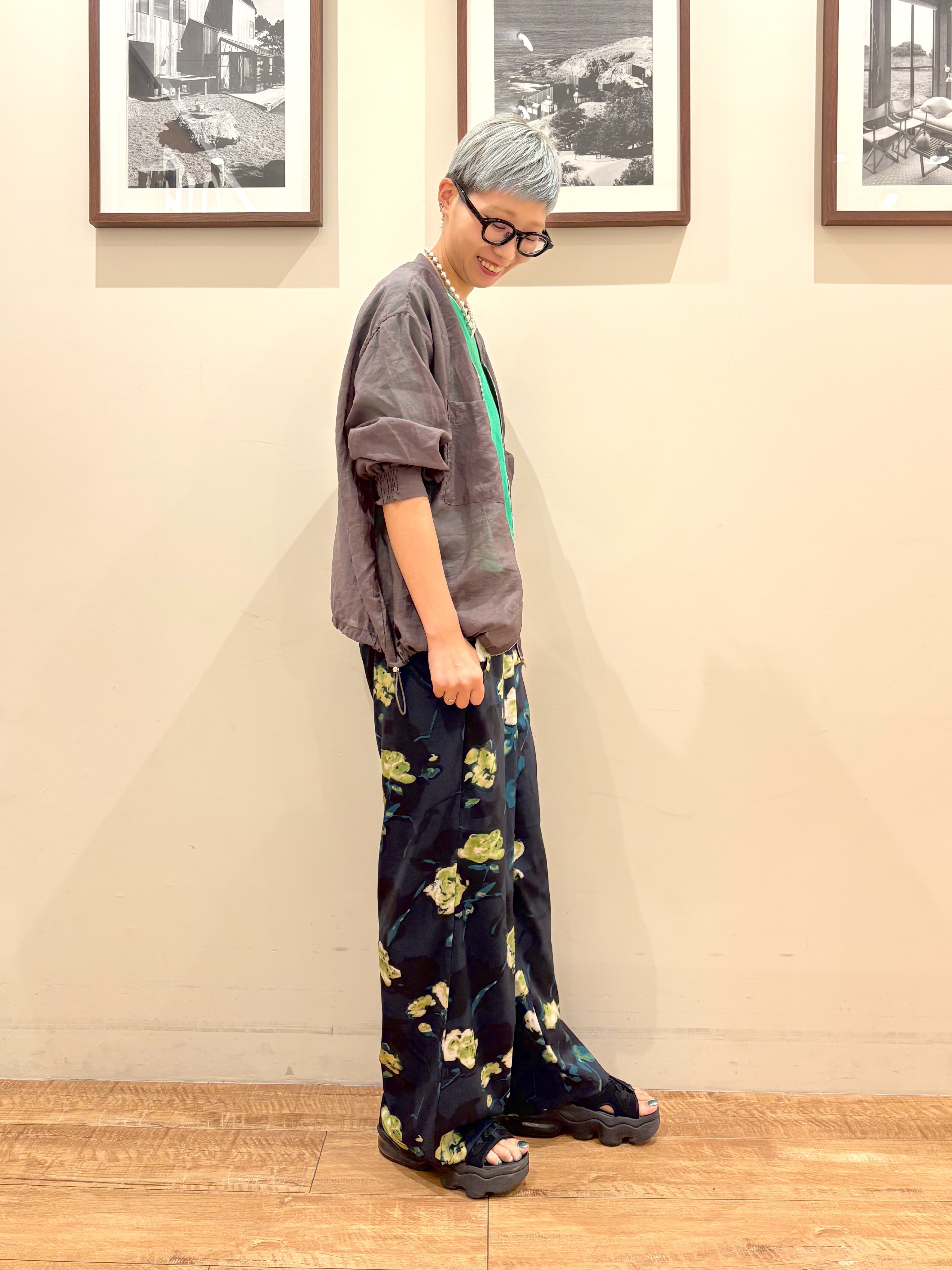 Ayumiさんの「SHOO･LA･RUE｜【S-LL/洗濯機可】1枚持っておくと安心 程よい透け感のシアーリブブルゾン」を使ったコーディネート