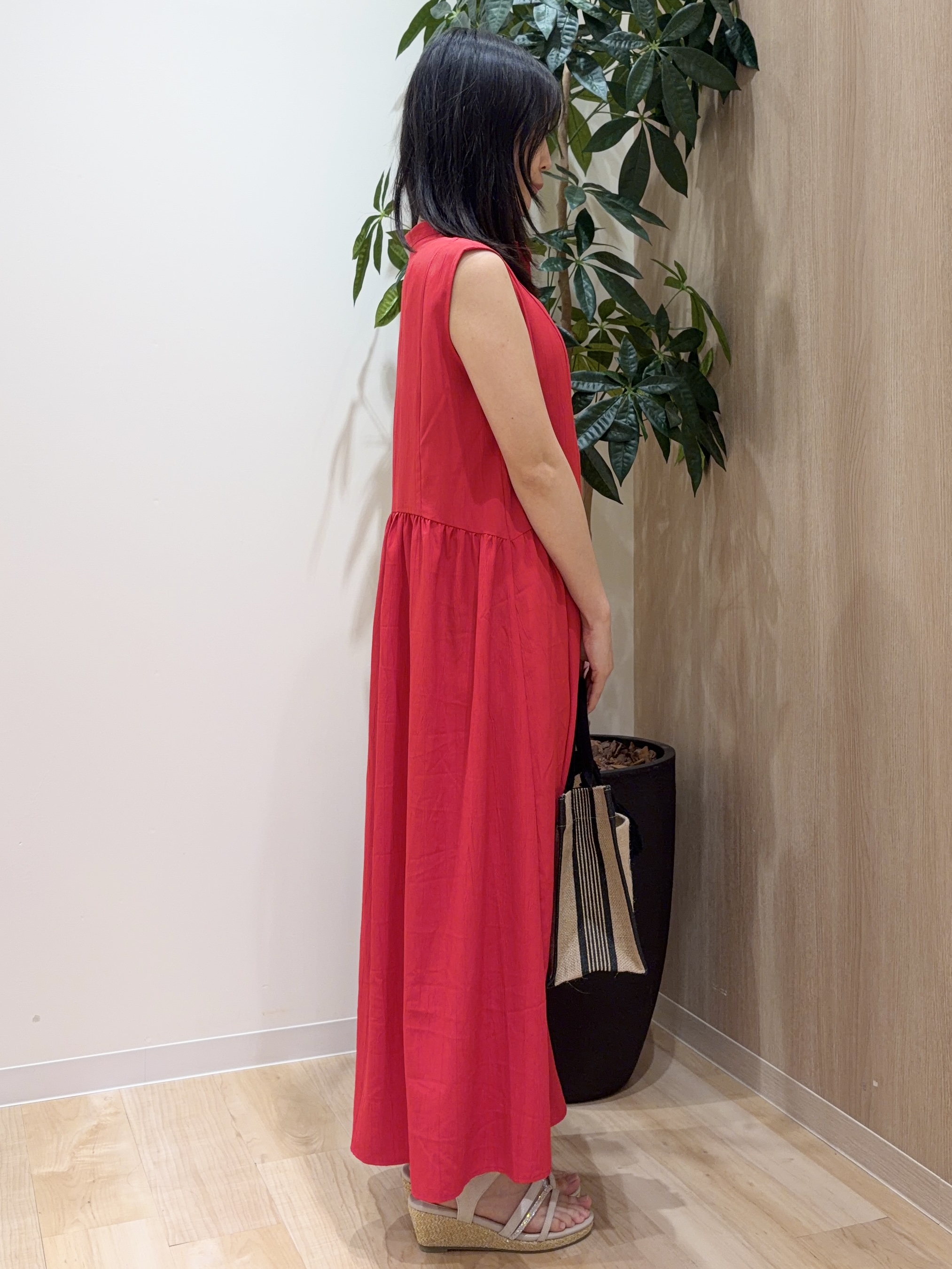 ayaneさんの「grove｜【低身長さんも選べる着丈・洗濯機◎】テントラインワンピース」を使ったコーディネート