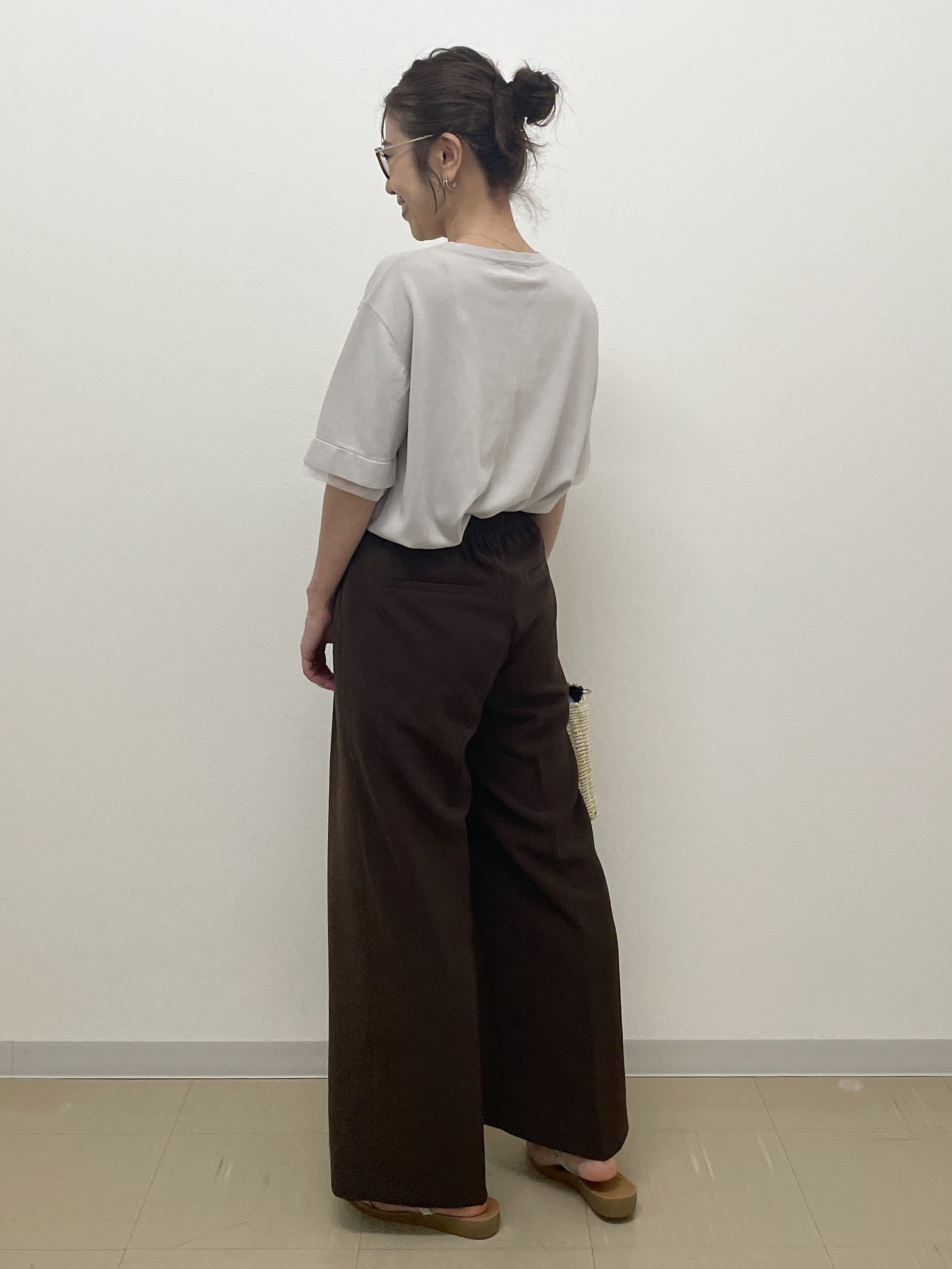 Akiさんの「OPAQUE.CLIP｜【UV／接触冷感／抗ピル】シアー＆レイヤード風さらりニット《洗濯機OK》」を使ったコーディネート