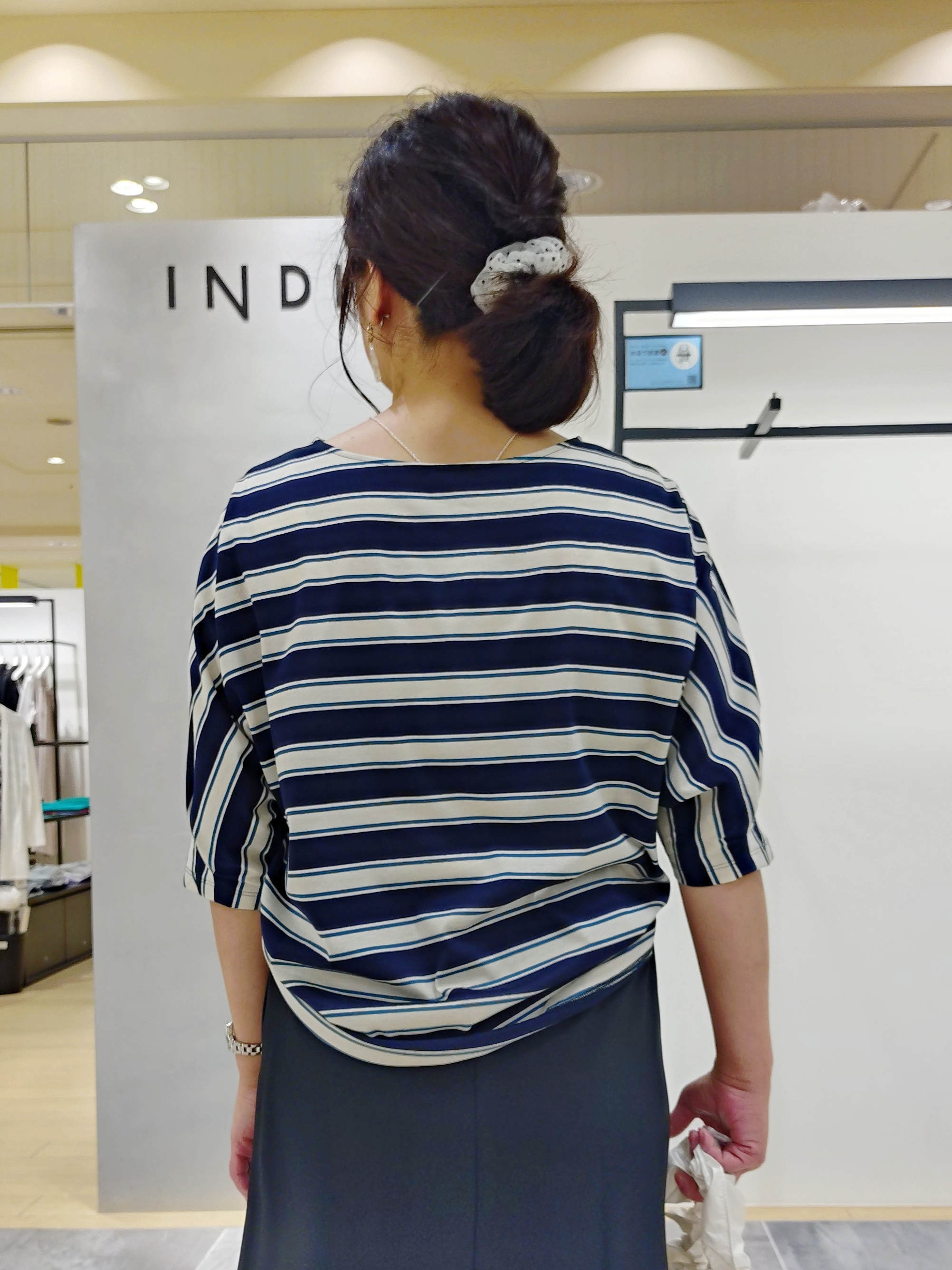 TOMOMIさんの「INDIVI｜【着る日傘】Iラインドロストスカート」を使ったコーディネート