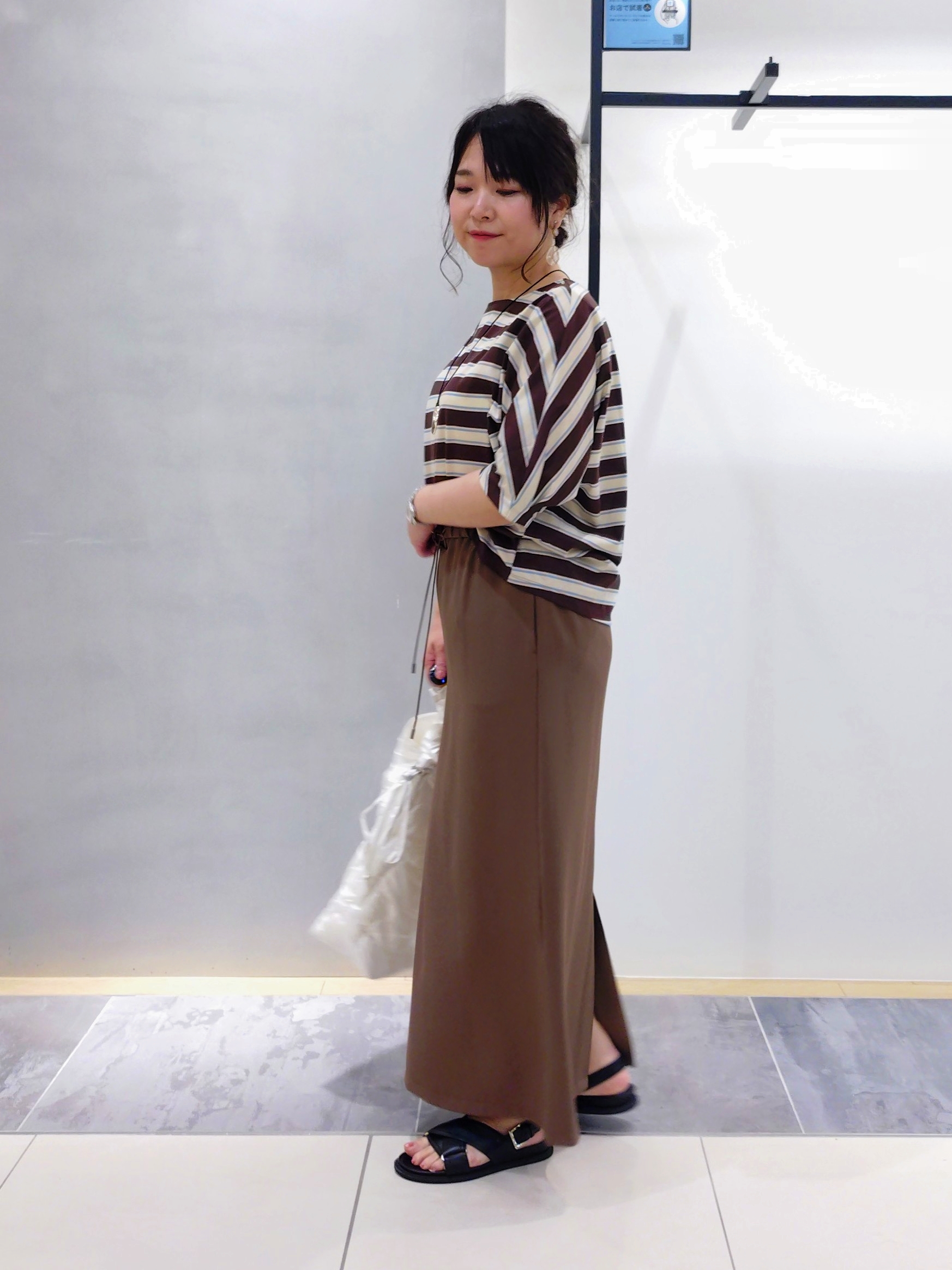 TOMOMIさんの「INDIVI｜【着る日傘】Iラインドロストスカート」を使ったコーディネート