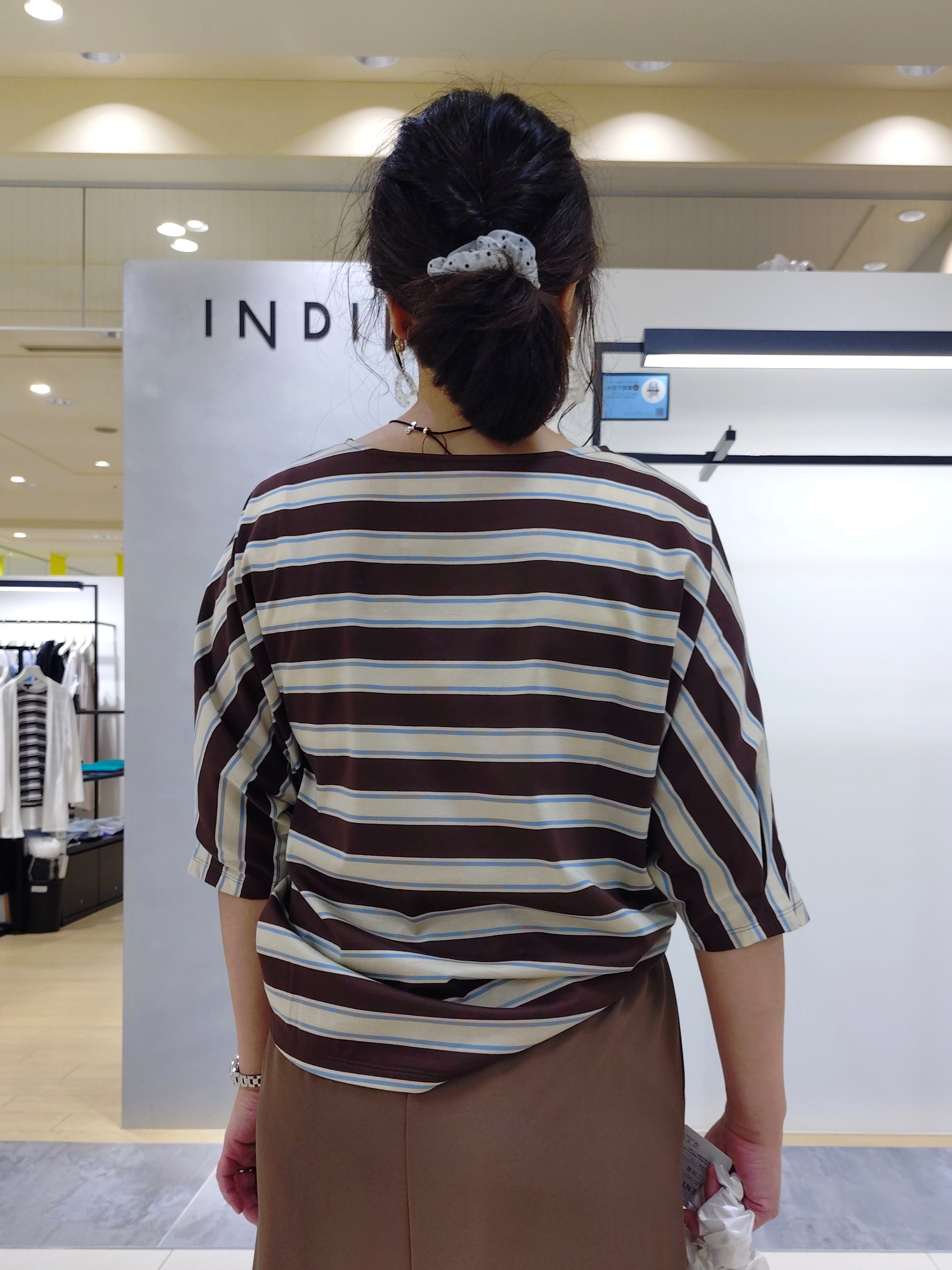 TOMOMIさんの「INDIVI｜【着る日傘】Iラインドロストスカート」を使ったコーディネート