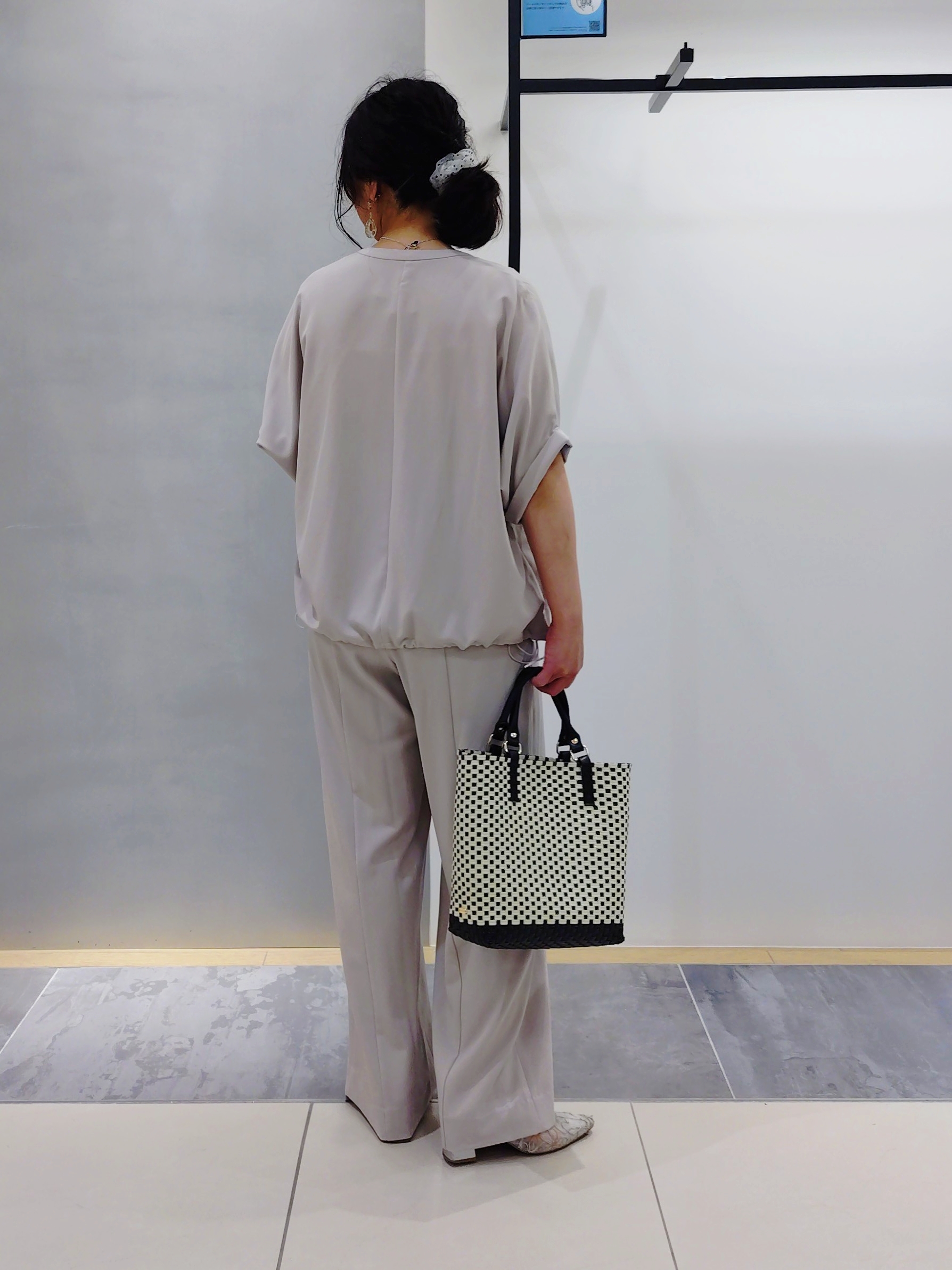 TOMOMIさんの「INDIVI｜【着る日傘】ドルマンフォルムブルゾン」を使ったコーディネート