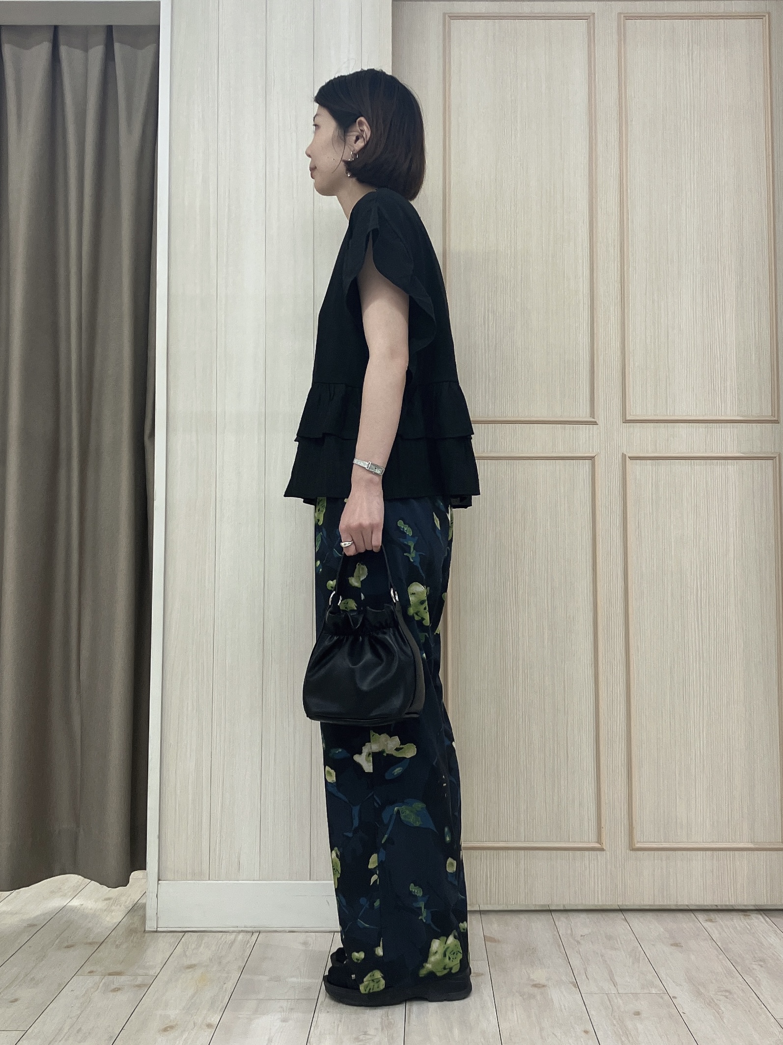 Turnerさんの「SHOO･LA･RUE｜【S-LL/洗濯機可】着るだけで決まる 主役級フリルトップス」を使ったコーディネート