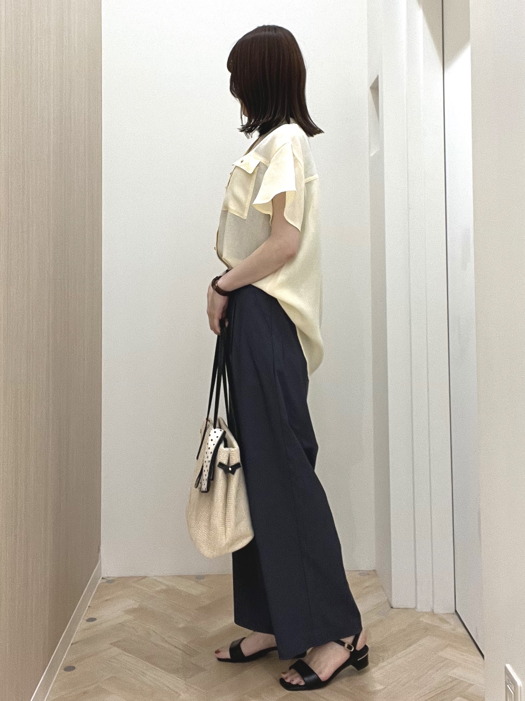  おまつさんの「grove｜【洗濯機OK・ひんやり/SETUP可】シワになりにくい、フレアスリーブブラウス」を使ったコーディネート