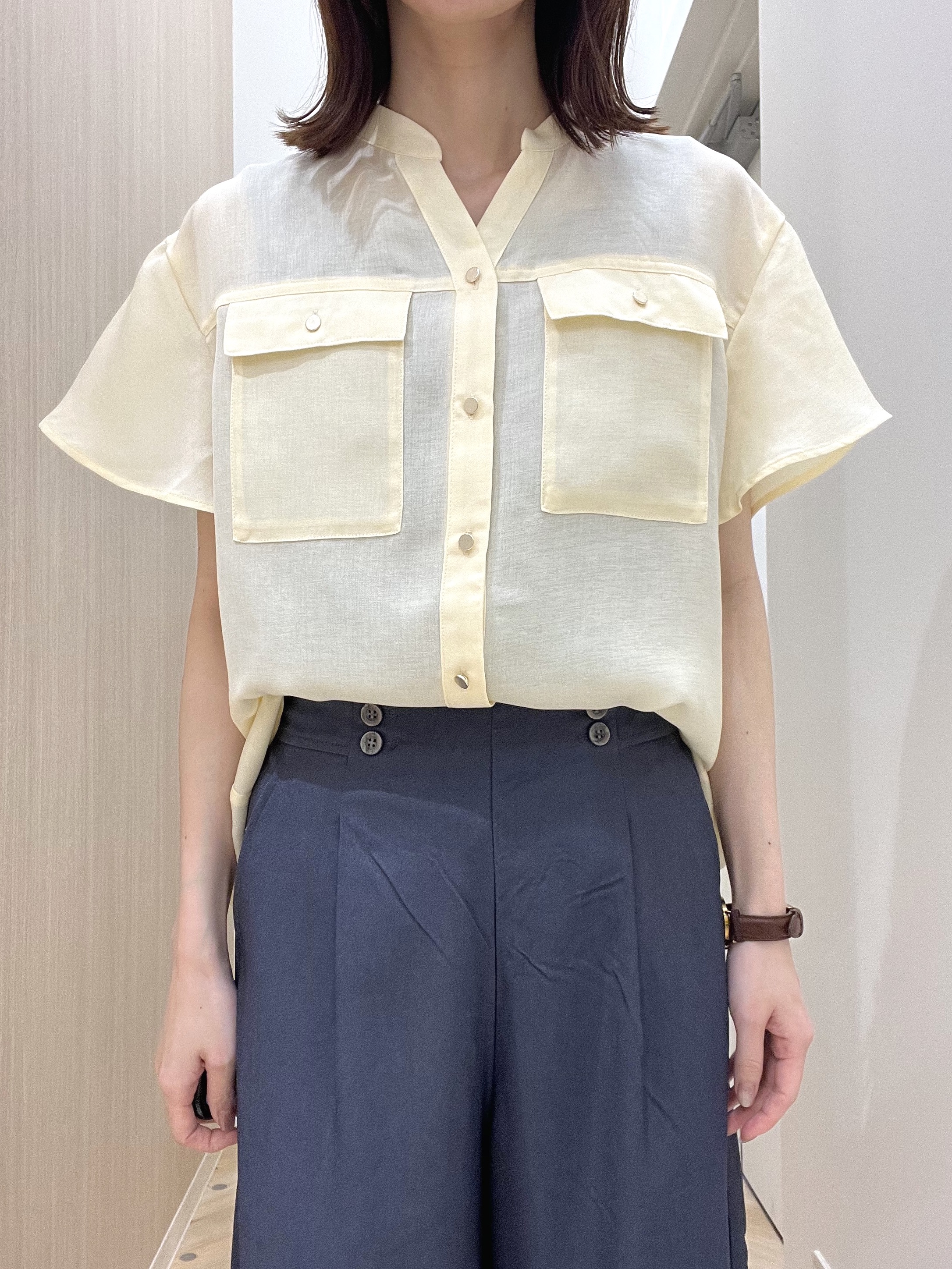  おまつさんの「grove｜【洗濯機OK・ひんやり/SETUP可】シワになりにくい、フレアスリーブブラウス」を使ったコーディネート
