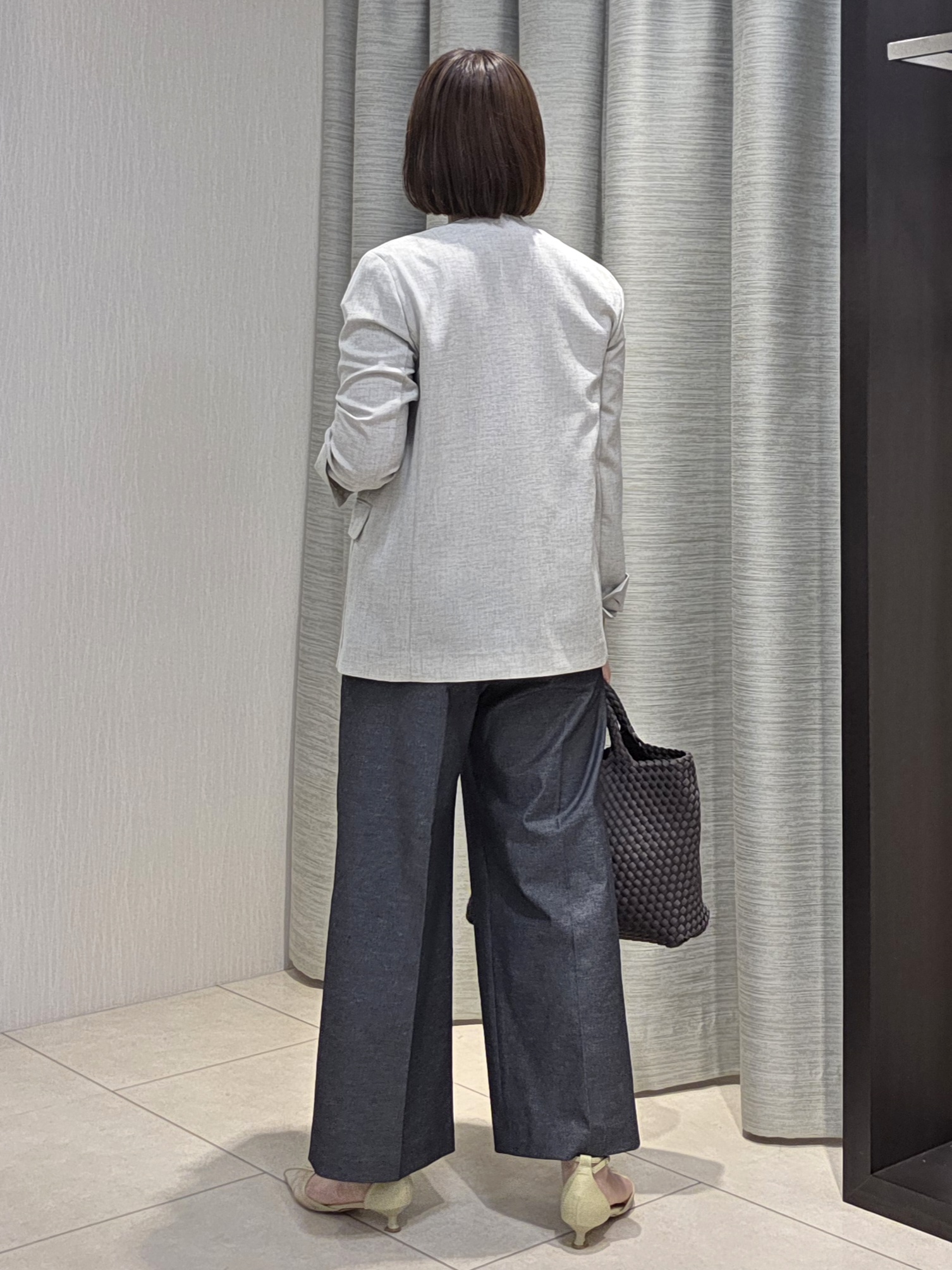 naokoさんの「UNTITLED｜【UV/接触冷感/セットアップ可】リラクシーキーVネックブラウス」を使ったコーディネート