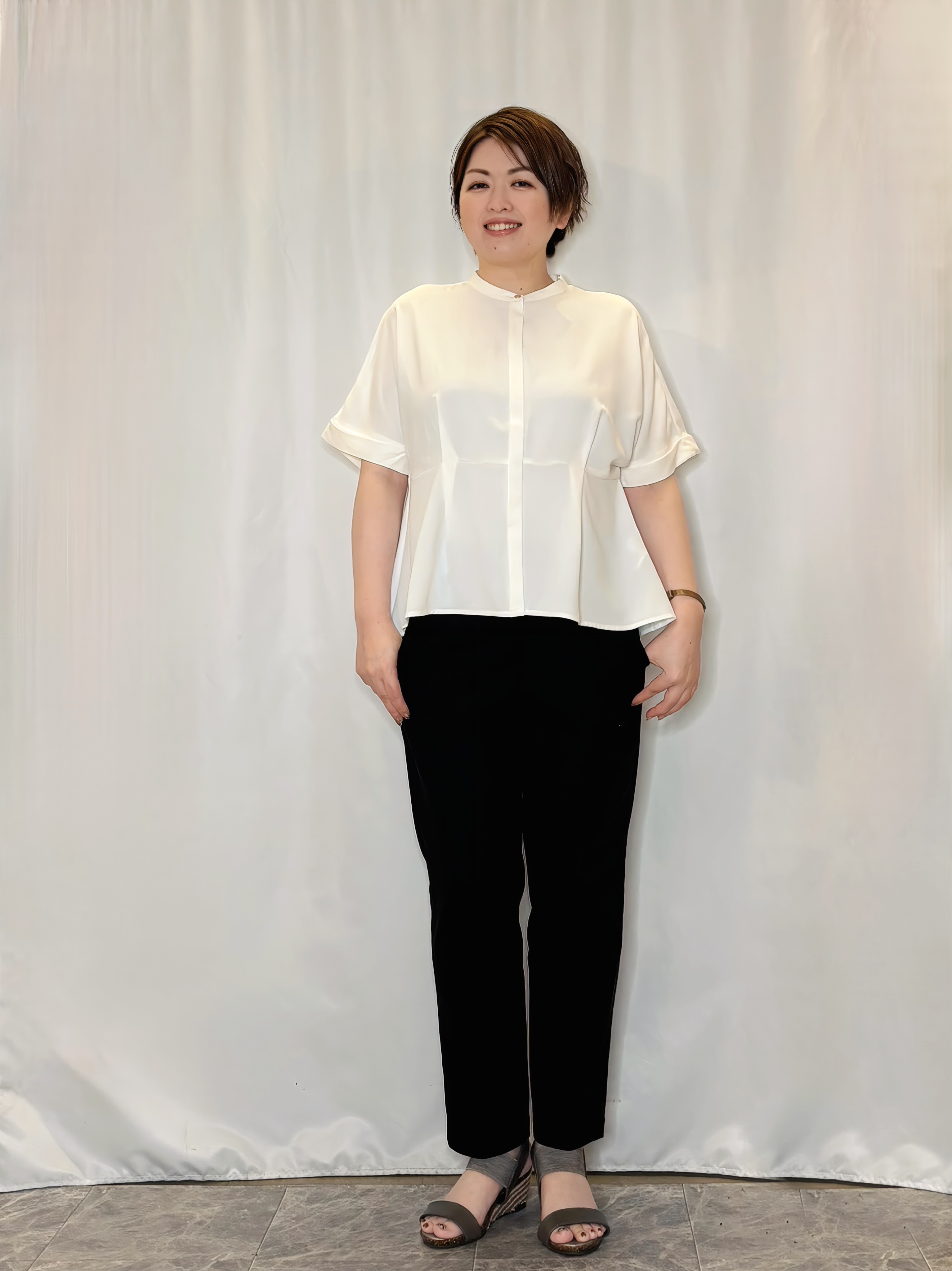 たみさんの「SHOO･LA･RUE｜【ひんやり/洗濯機可/S-LL】オンにもオフにも マルチに使えるボタンレスカーディガン」を使ったコーディネート