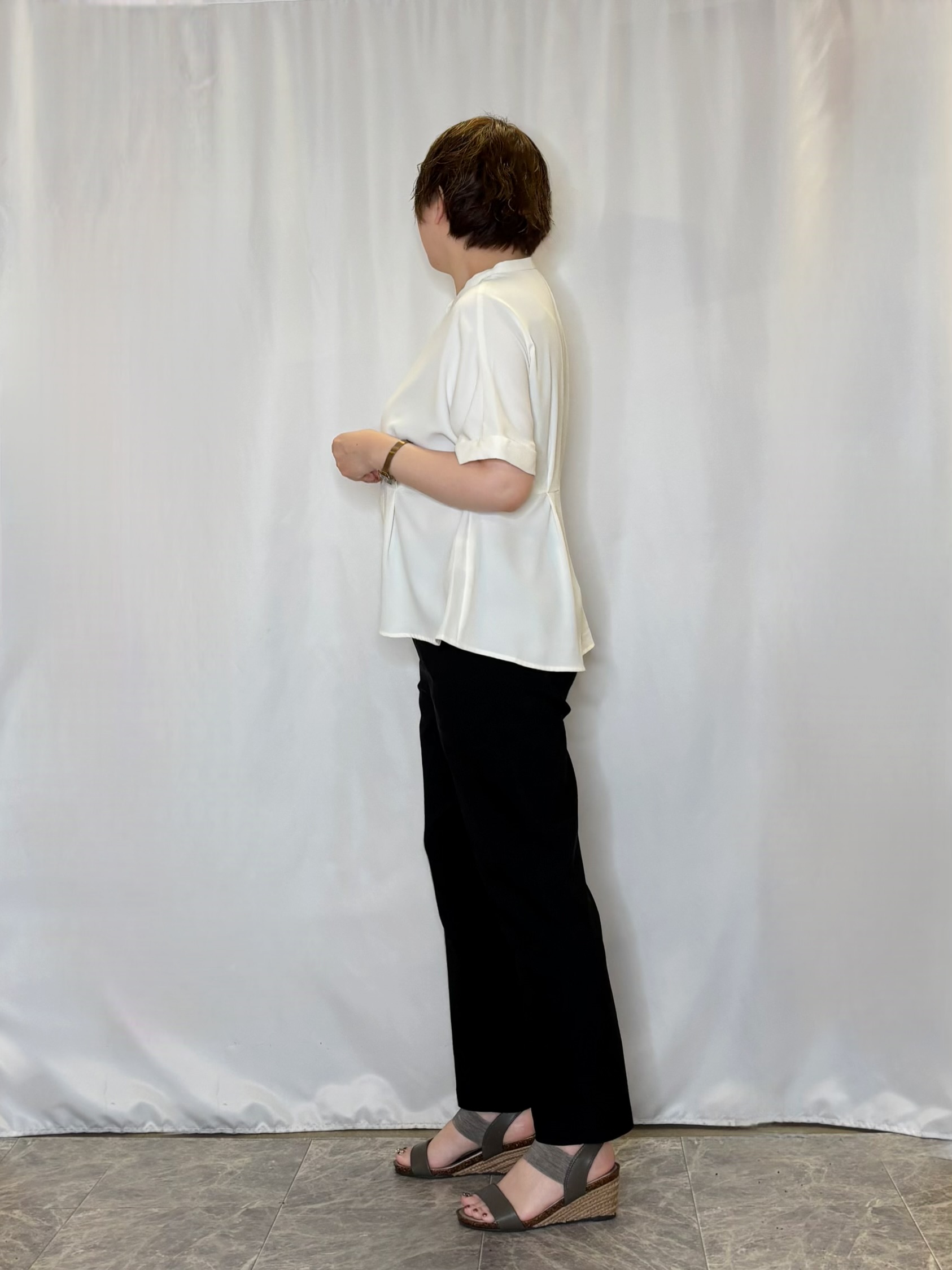 たみさんの「SHOO･LA･RUE｜【ひんやり/洗濯機可/S-LL】オンにもオフにも マルチに使えるボタンレスカーディガン」を使ったコーディネート