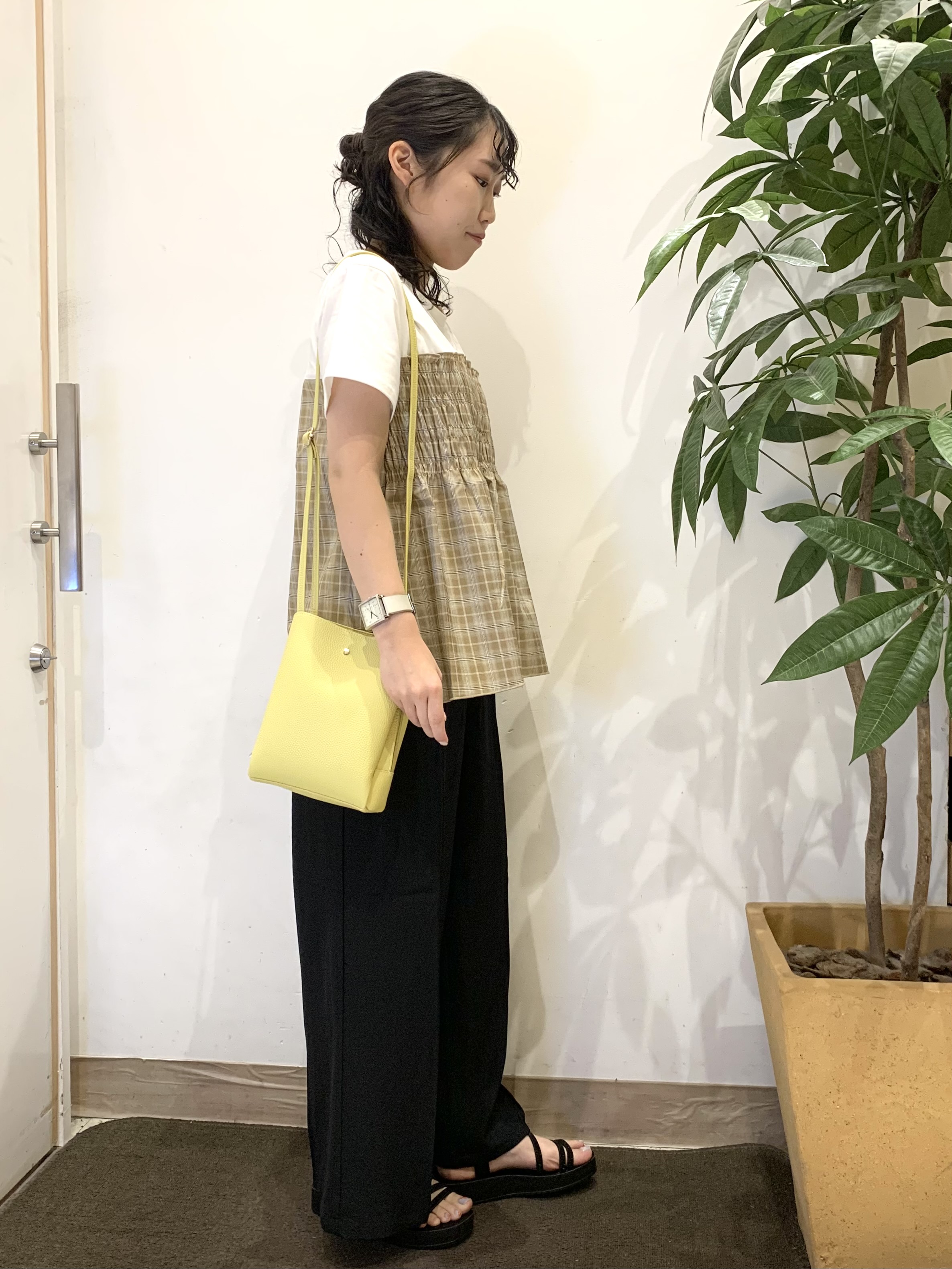 ちゃろさんの「SHOO･LA･RUE｜【体型カバー/S-LL/洗濯機可】インせずコーデの主役に ビスチェ風異素材ドッキングTシャツ」を使ったコーディネート