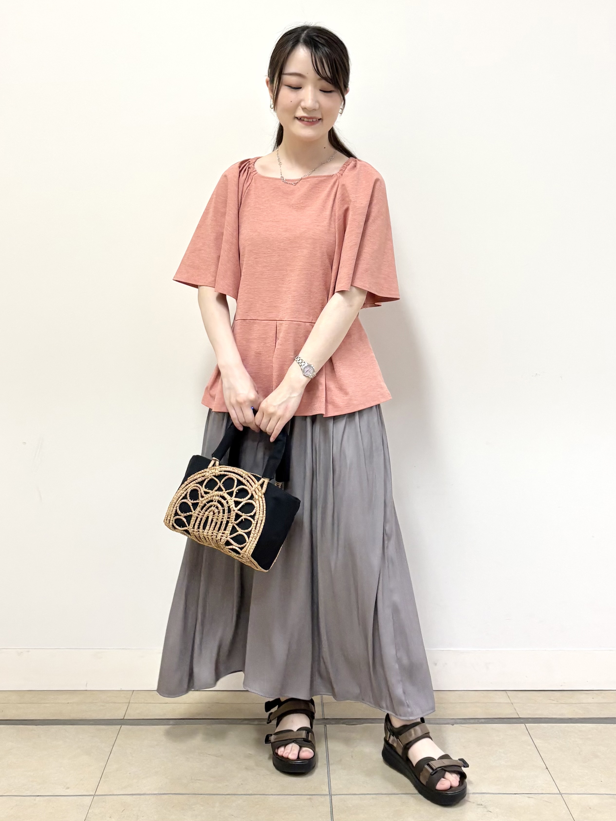 mikiさんの「Reflect｜【UVカット／接触冷感／吸水速乾】フレアスリーブペプラムカットソー」を使ったコーディネート