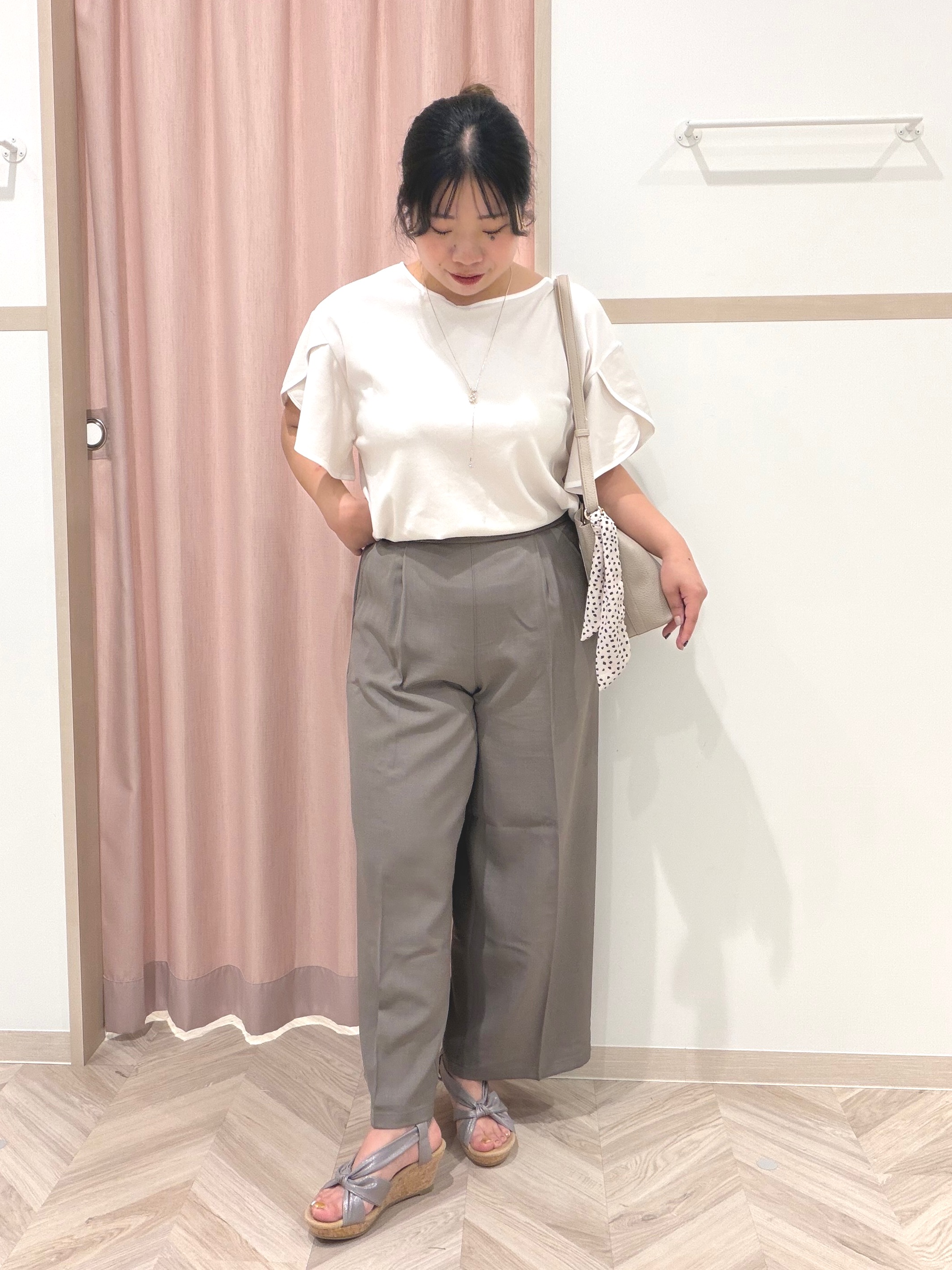 まちゃんなちゃんさんの「SHOO･LA･RUE｜【ひんやり/洗濯機可/S-LL】配色パイピング フレアスリーブトップス」を使ったコーディネート