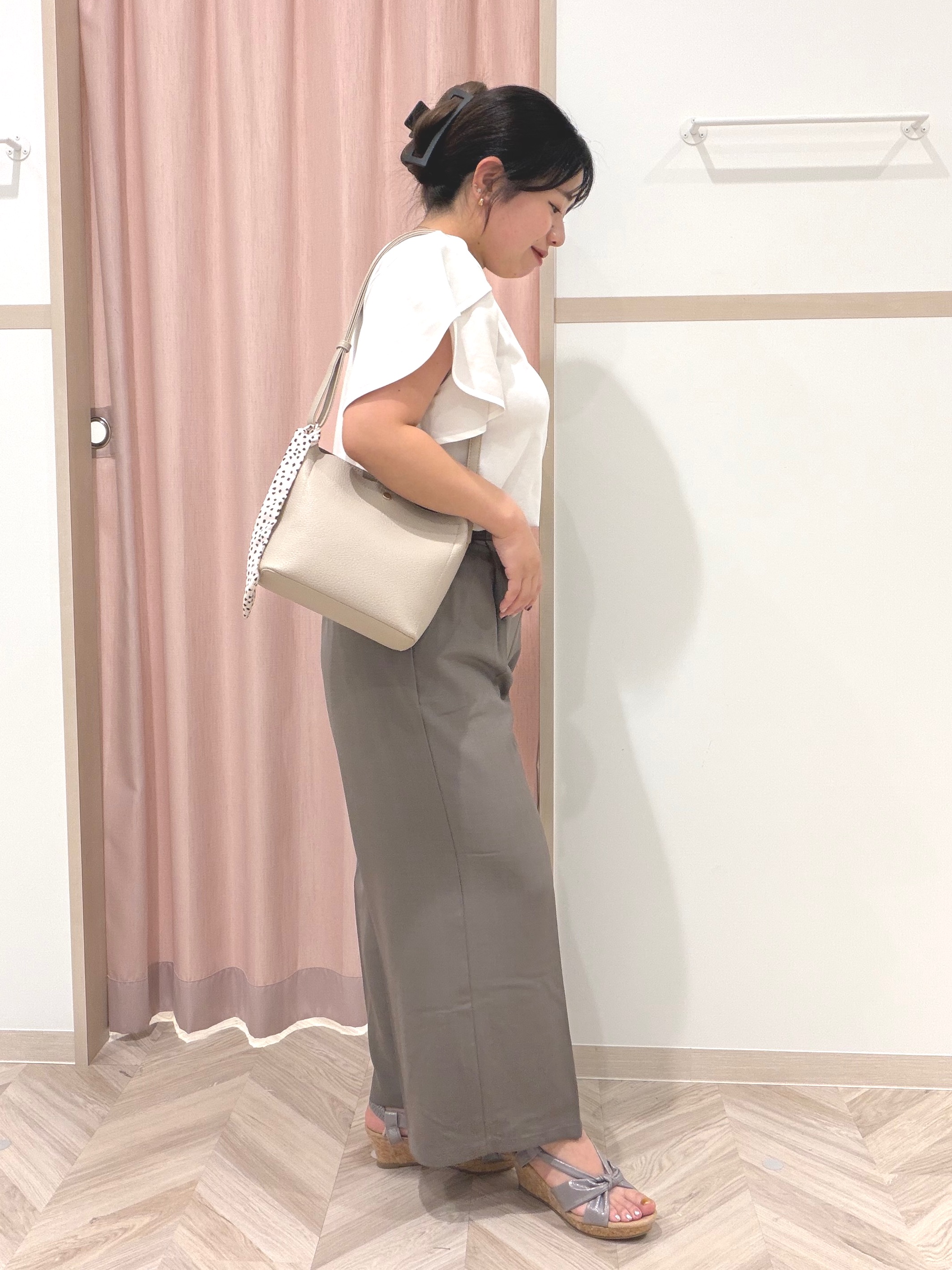 まちゃんなちゃんさんの「SHOO･LA･RUE｜【ひんやり/洗濯機可/S-LL】配色パイピング フレアスリーブトップス」を使ったコーディネート