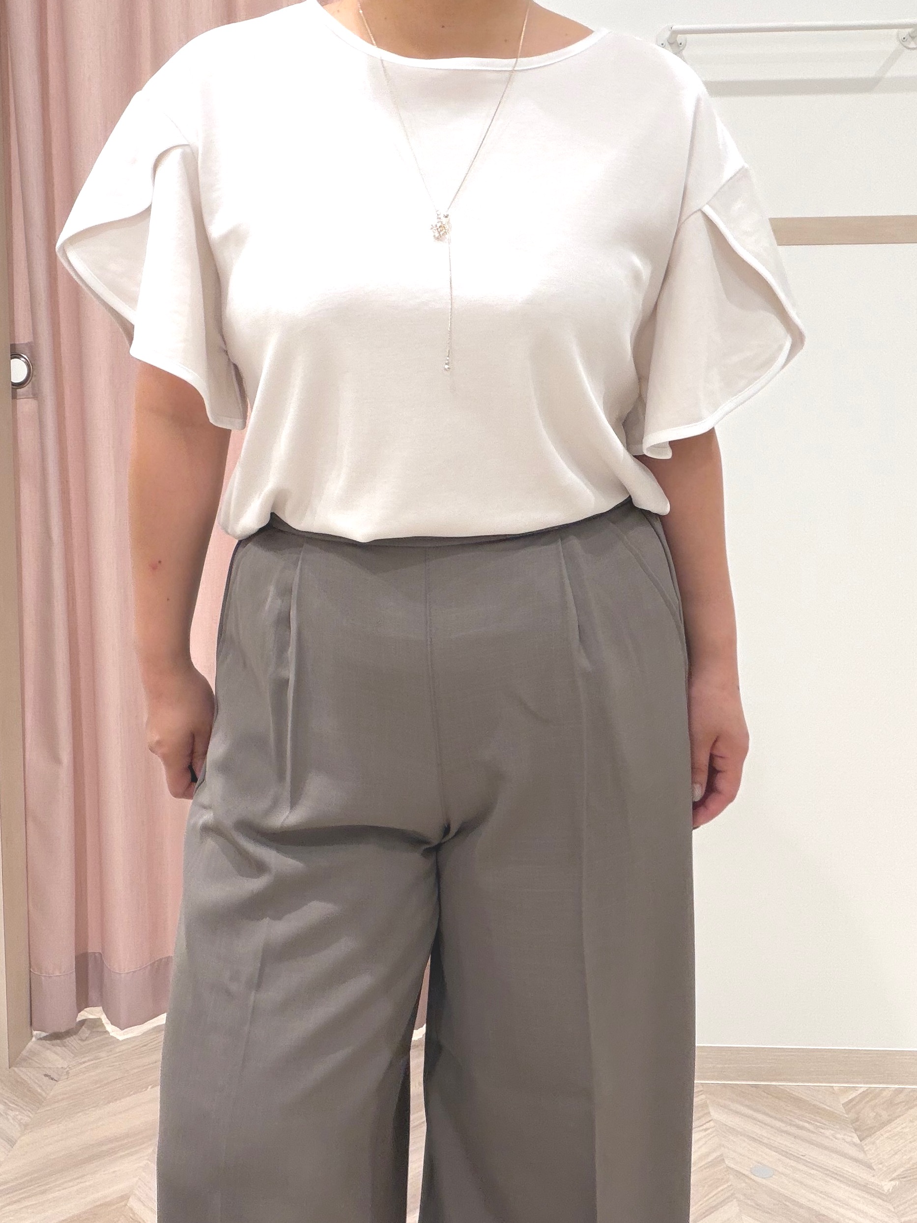 まちゃんなちゃんさんの「SHOO･LA･RUE｜【ひんやり/洗濯機可/S-LL】配色パイピング フレアスリーブトップス」を使ったコーディネート