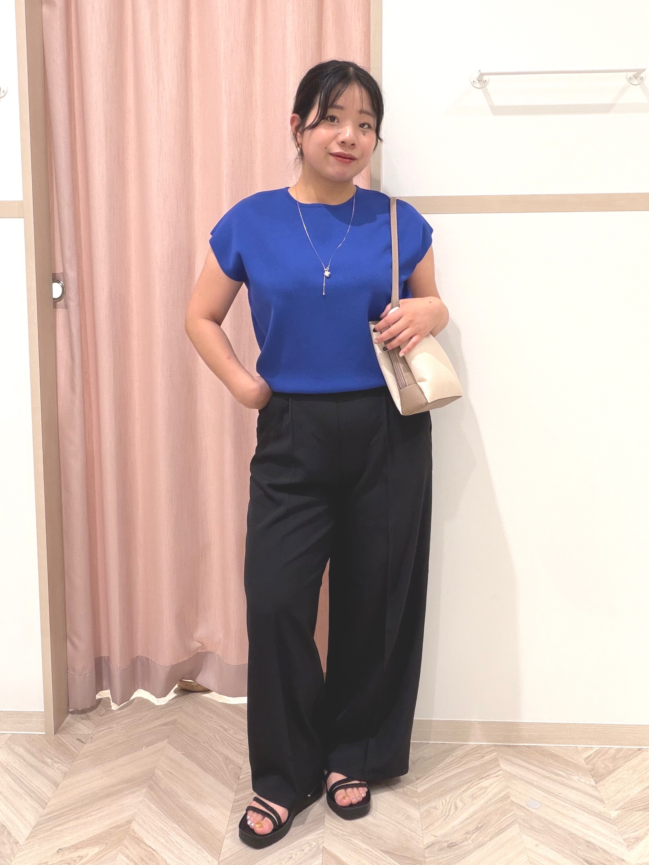 まちゃんなちゃんさんの「SHOO･LA･RUE｜【ひんやり/洗濯機可/S-LL】インせず着られる 大人シンプルサマーニット」を使ったコーディネート