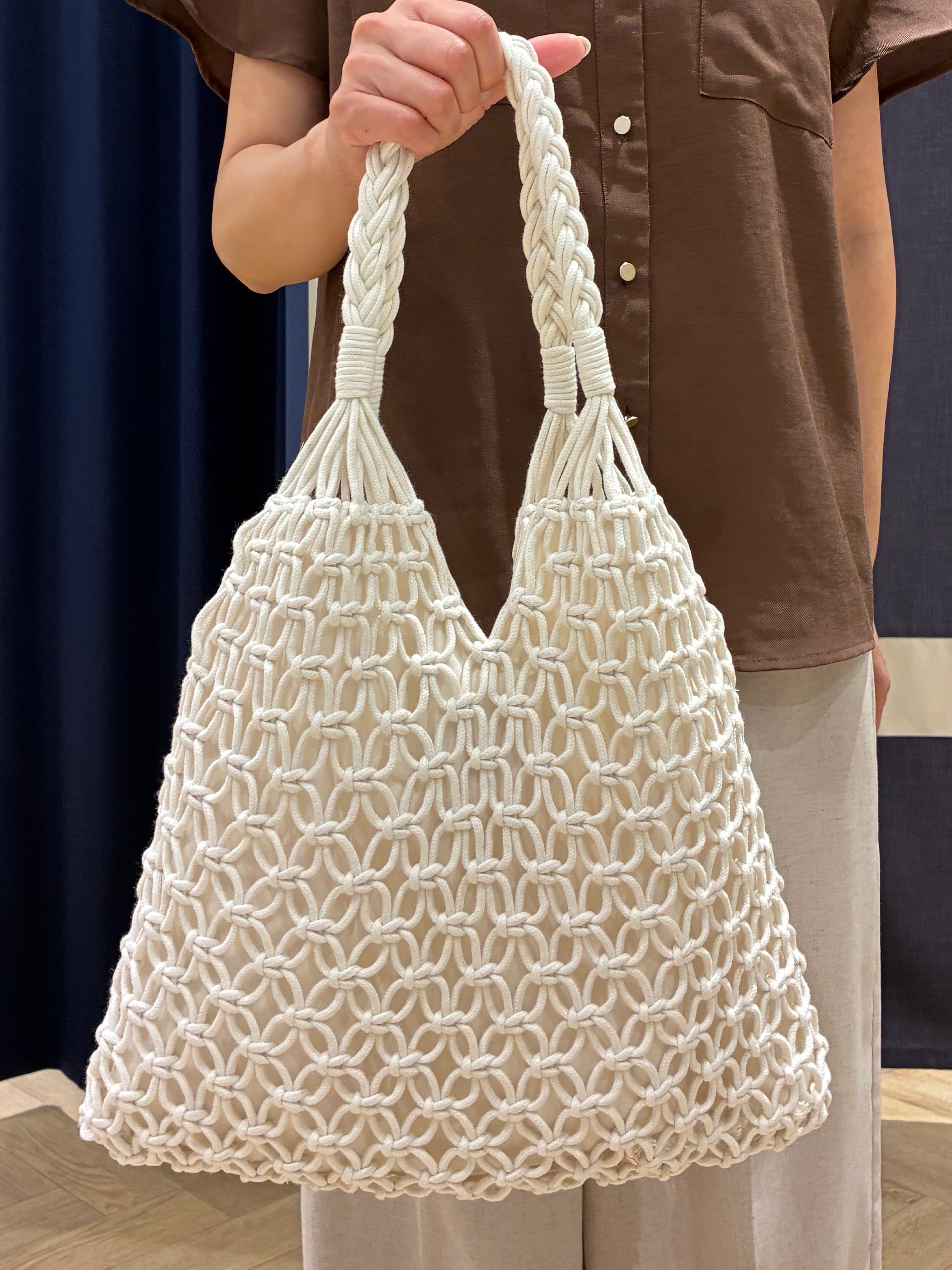 Orikaさんの「grove｜【洗濯機OK・ひんやり/SETUP可】シワになりにくい、フレアスリーブブラウス」を使ったコーディネート
