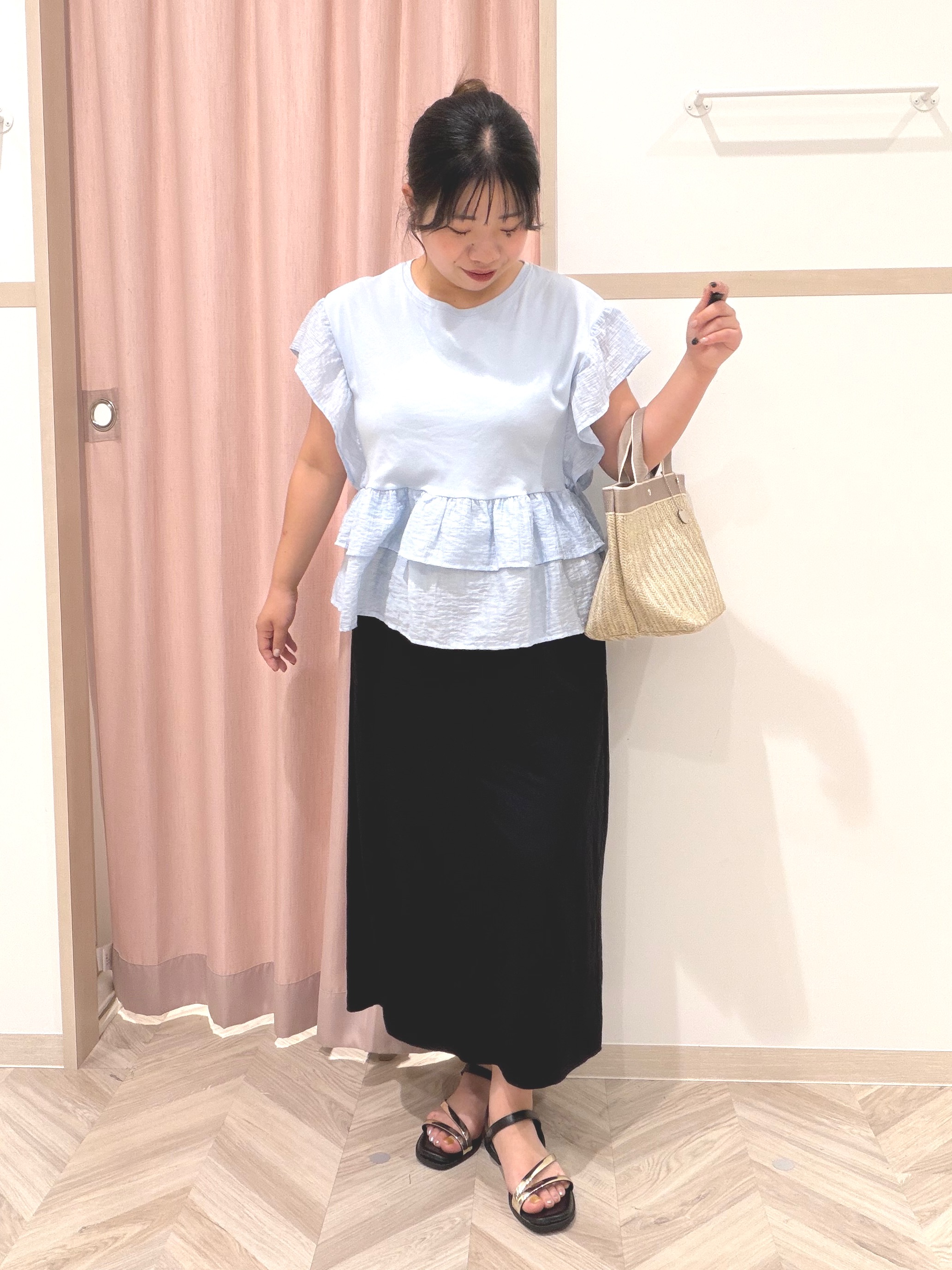 まちゃんなちゃんさんの「SHOO･LA･RUE｜【S-LL/洗濯機可】着るだけで決まる 主役級フリルトップス」を使ったコーディネート