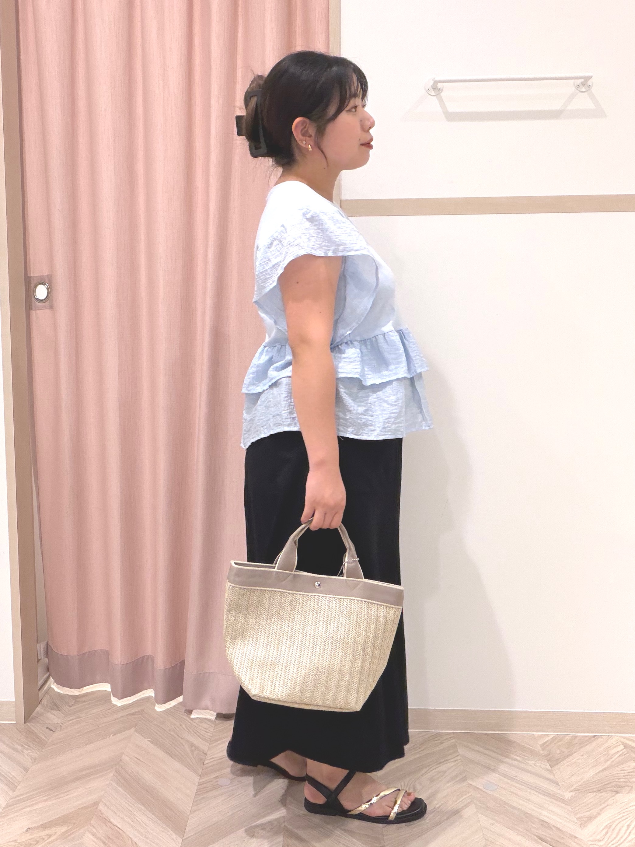 まちゃんなちゃんさんの「SHOO･LA･RUE｜【S-LL/洗濯機可】着るだけで決まる 主役級フリルトップス」を使ったコーディネート