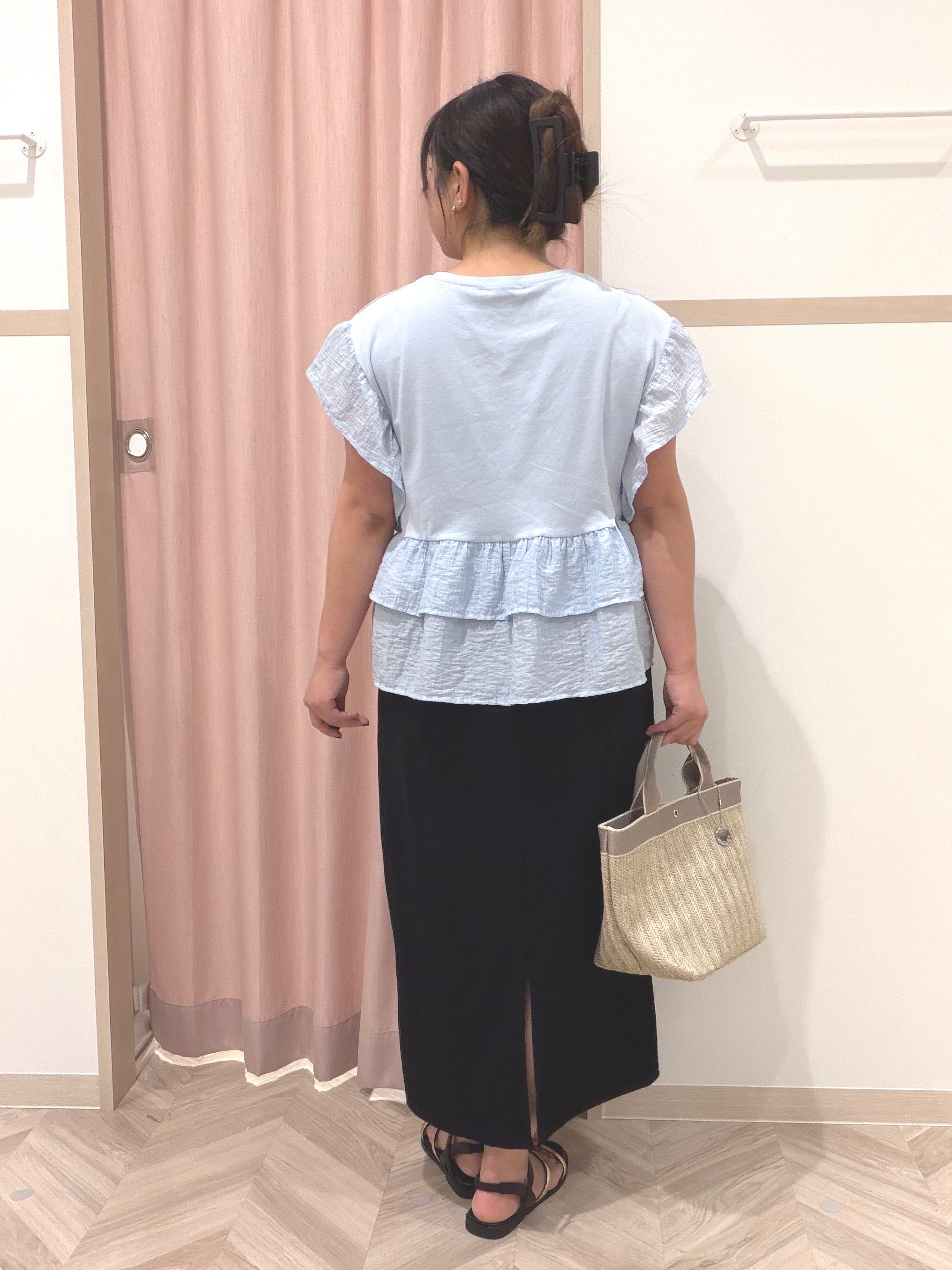 まちゃんなちゃんさんの「SHOO･LA･RUE｜【S-LL/洗濯機可】着るだけで決まる 主役級フリルトップス」を使ったコーディネート