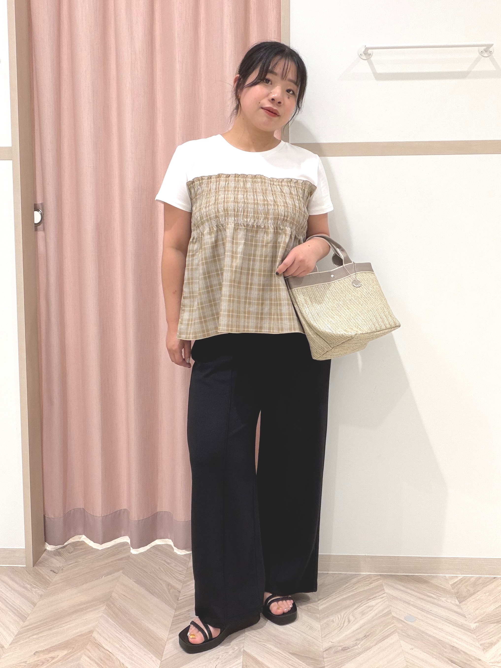 まちゃんなちゃんさんの「SHOO･LA･RUE｜【S-LL/洗濯機可】着るだけサマ見え 柄アソートビスチェ風ドッキングTシャツ」を使ったコーディネート