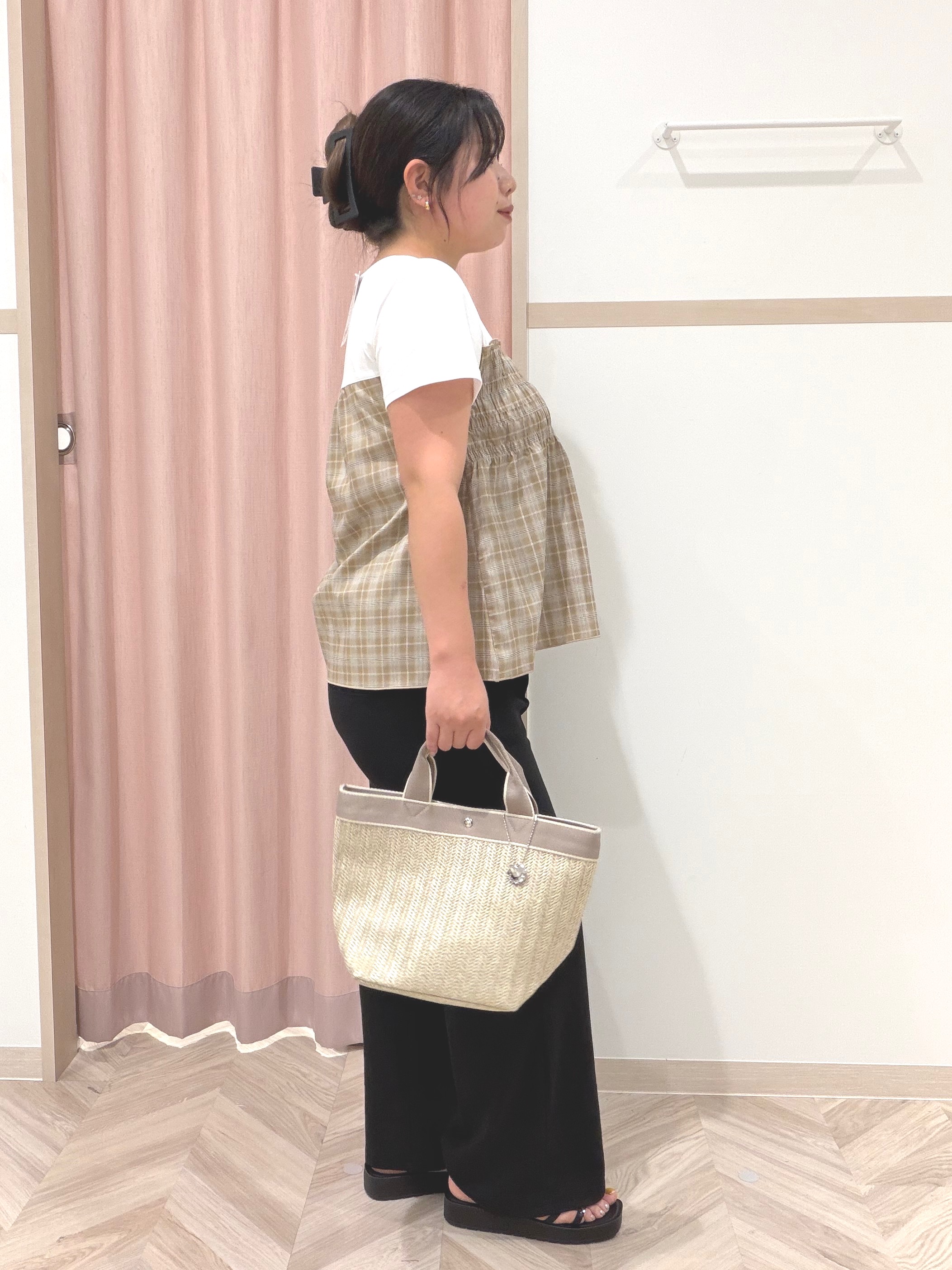 まちゃんなちゃんさんの「SHOO･LA･RUE｜【S-LL/洗濯機可】着るだけサマ見え 柄アソートビスチェ風ドッキングTシャツ」を使ったコーディネート