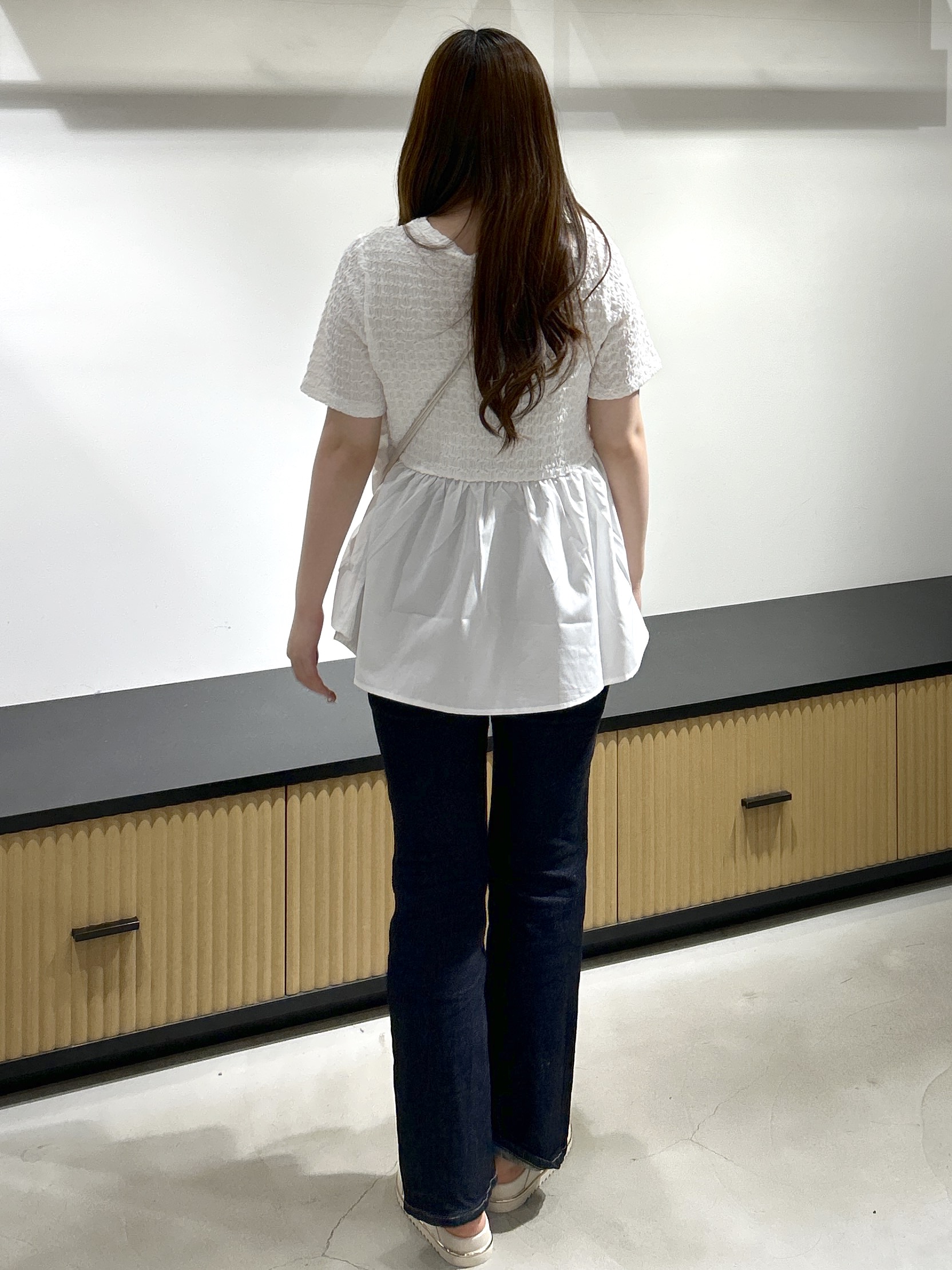 sayaさんの「OPAQUE.CLIP｜ジャカードドッキング ペプラムカットソー【洗濯機OK】」を使ったコーディネート