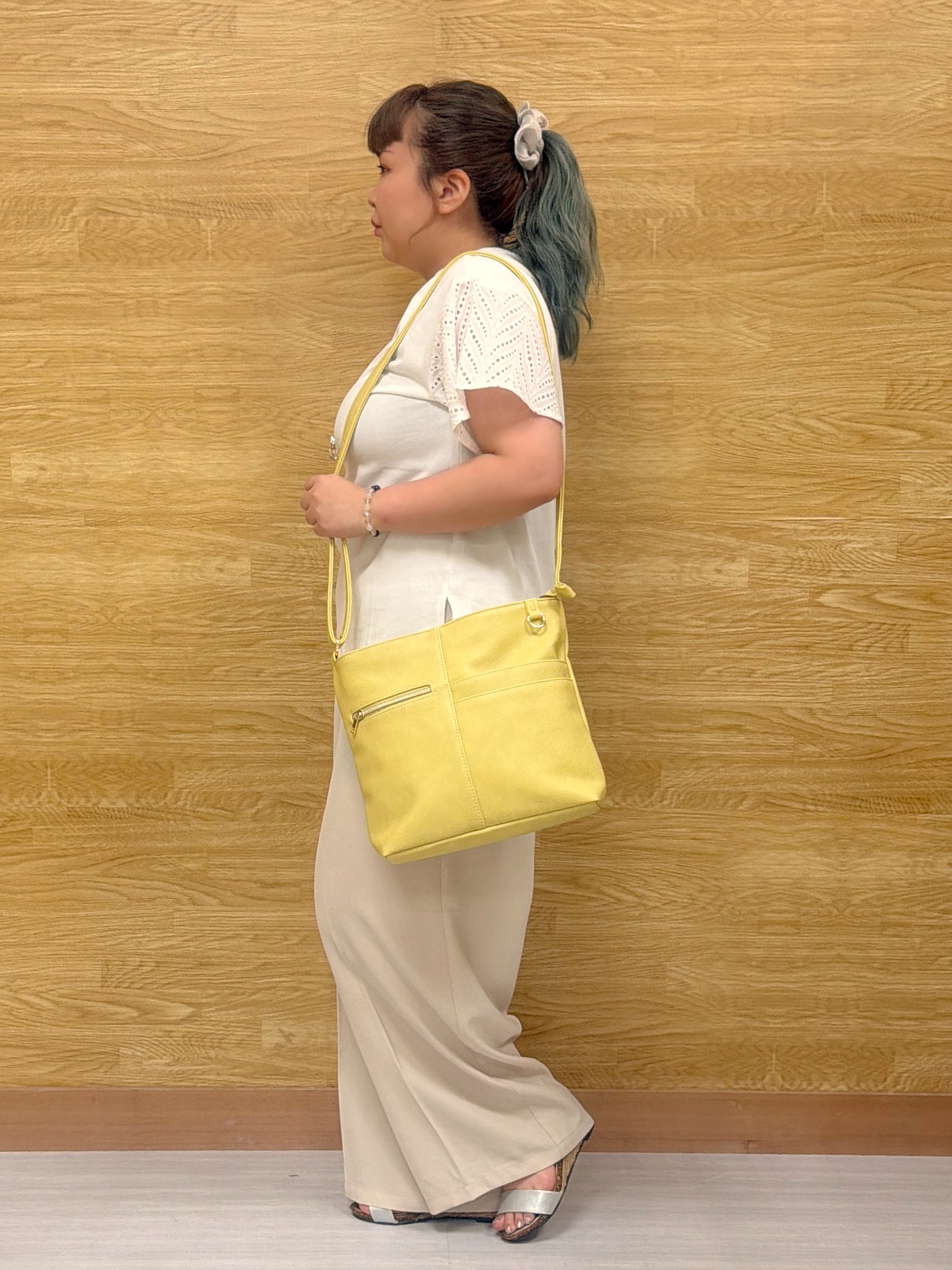 ぁむさんの「SHOO･LA･RUE｜【汗じみ防止/ひんやり/S-LL】レースが華やか お袖フレアTシャツ」を使ったコーディネート