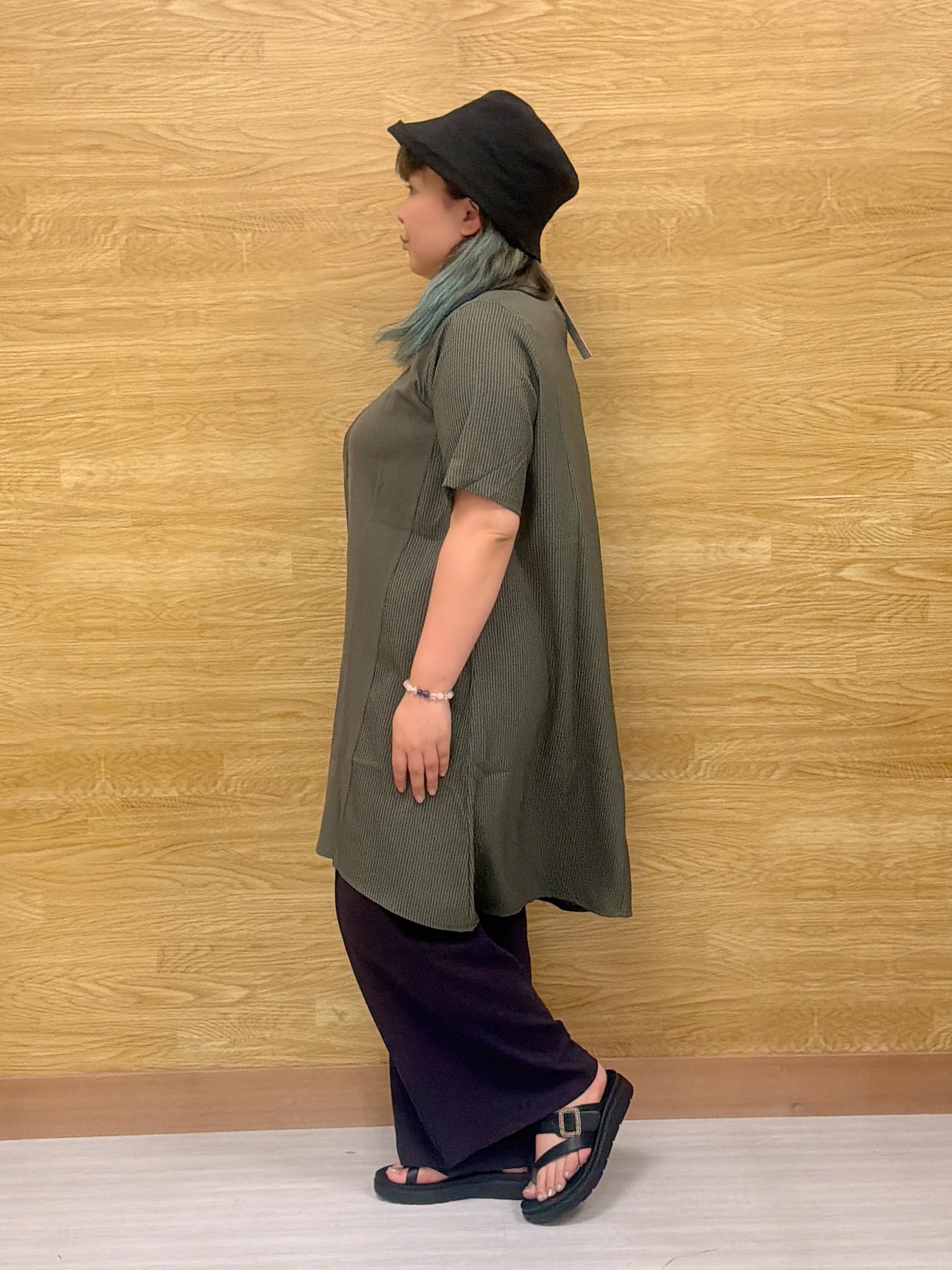 ぁむさんの「SHOO･LA･RUE｜【洗濯機可/体型カバー】上から着るだけ 異素材切替 Aラインチュニックワンピース」を使ったコーディネート