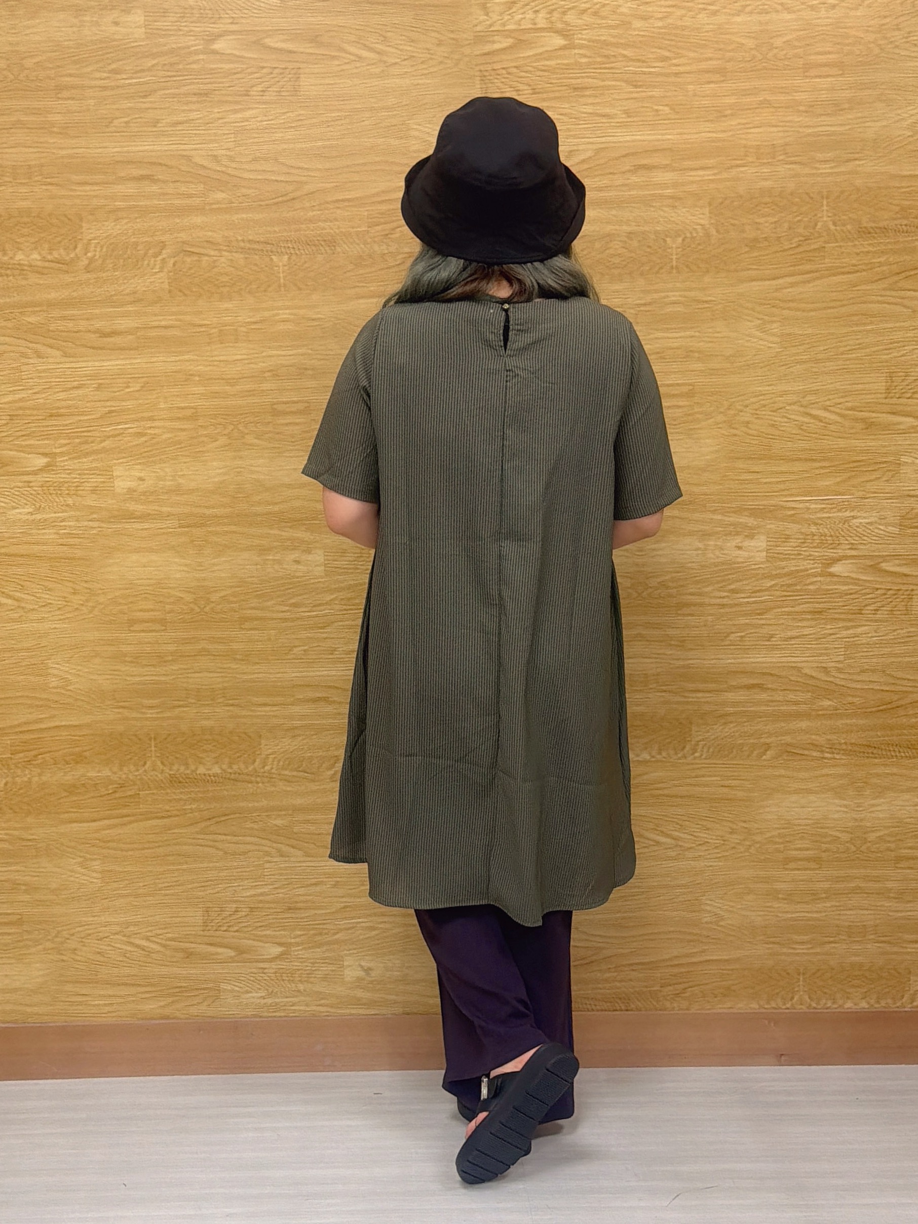 ぁむさんの「SHOO･LA･RUE｜【洗濯機可/体型カバー】上から着るだけ 異素材切替 Aラインチュニックワンピース」を使ったコーディネート