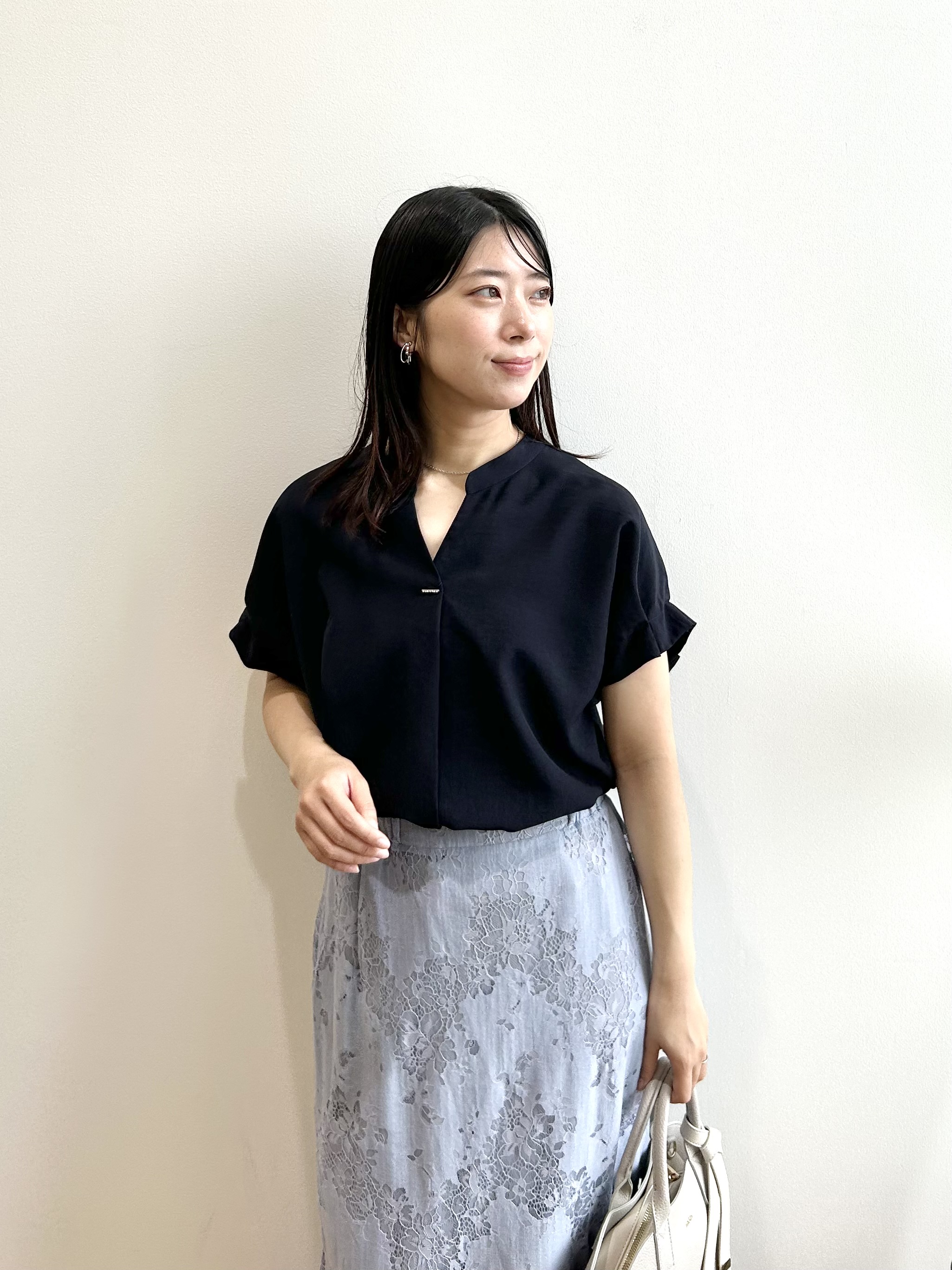 RINAさんの「index｜【接触冷感／吸水速乾】タックスキッパーブラウス《防シワ／イージーアイロン／洗濯機OK／9col》」を使ったコーディネート