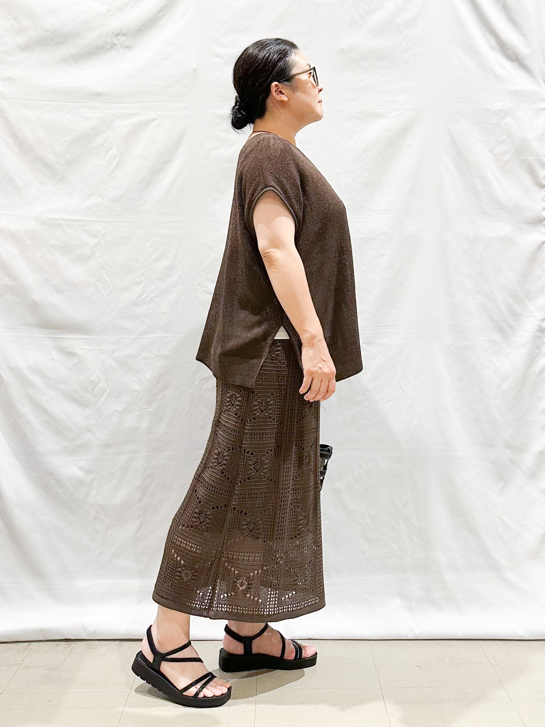 umeさんの「SHOO･LA･RUE｜【2点セット/前後2WAY/洗濯機可/S-LL】体型カバーも叶う ラメ畦ニット+タンクトップ」を使ったコーディネート