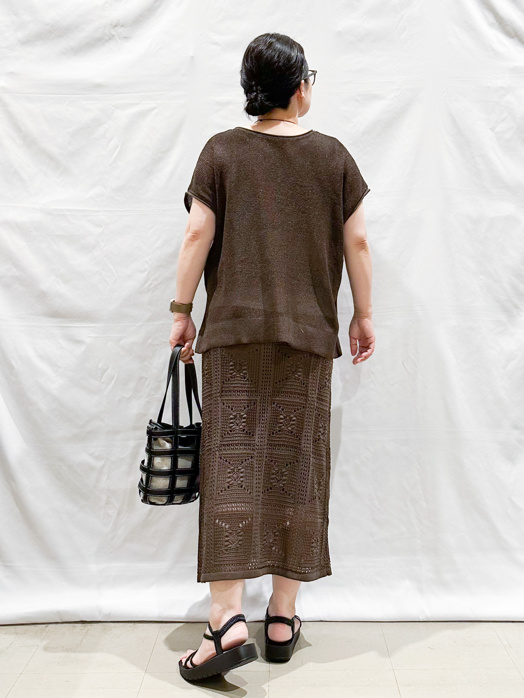 umeさんの「SHOO･LA･RUE｜【2点セット/前後2WAY/洗濯機可/S-LL】体型カバーも叶う ラメ畦ニット+タンクトップ」を使ったコーディネート