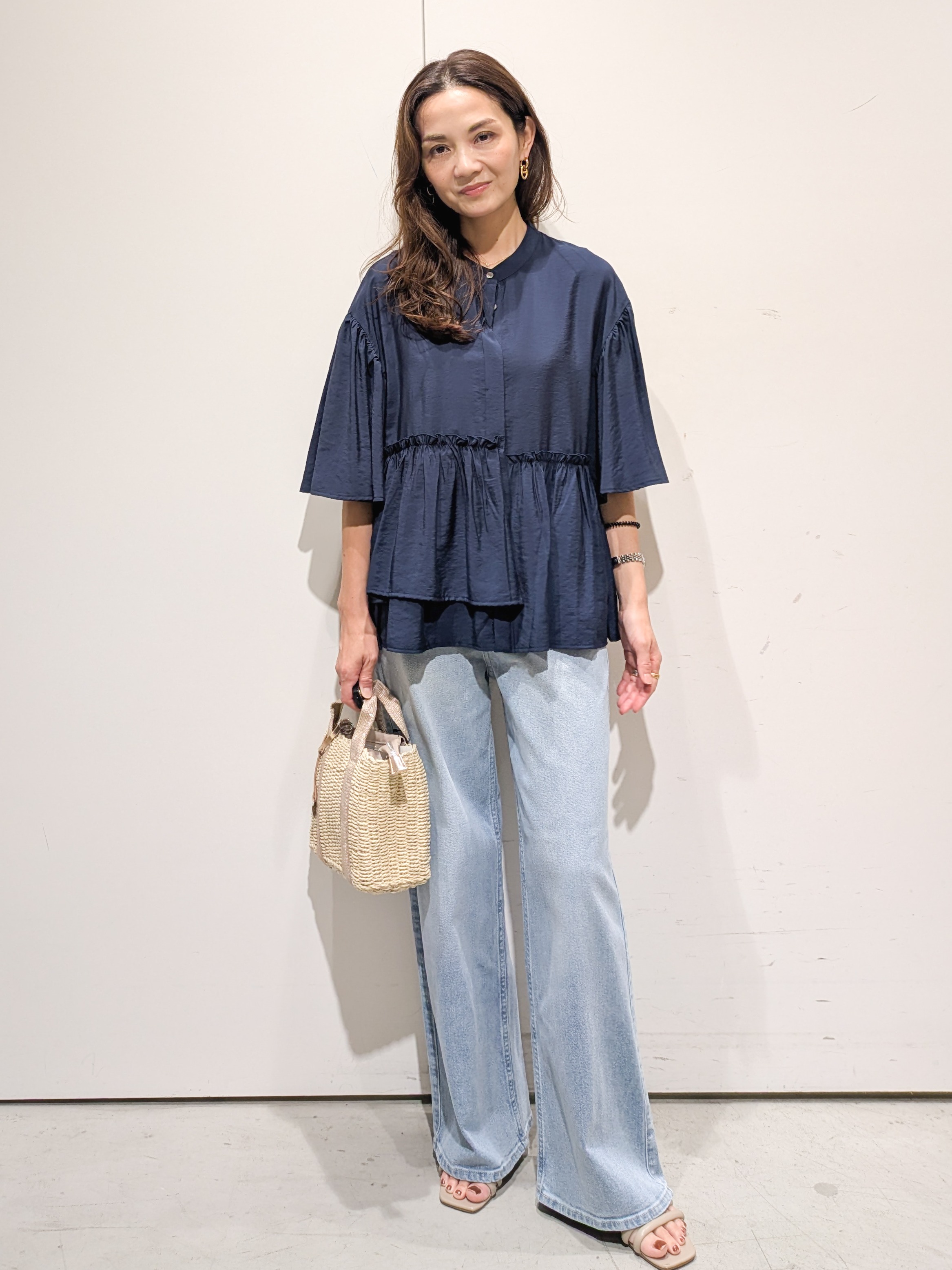 machiさんの「OPAQUE.CLIP｜アシンメトリーペプラムブラウス【洗濯機OK】」を使ったコーディネート