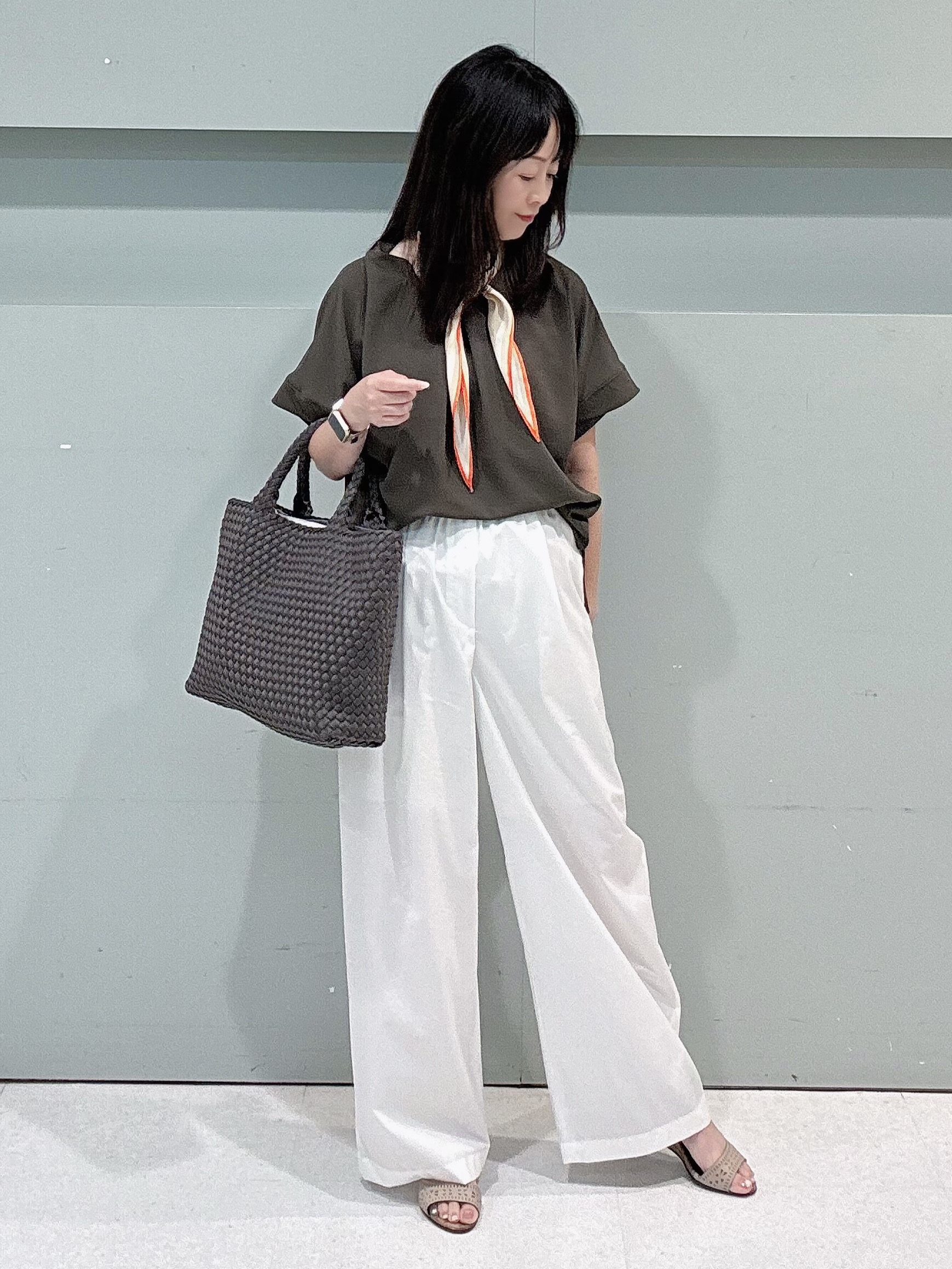 makiさんの「UNTITLED｜【前後2WAY/はっ水/セットアップ可】リラクシーフレンチスリーブブラウス」を使ったコーディネート