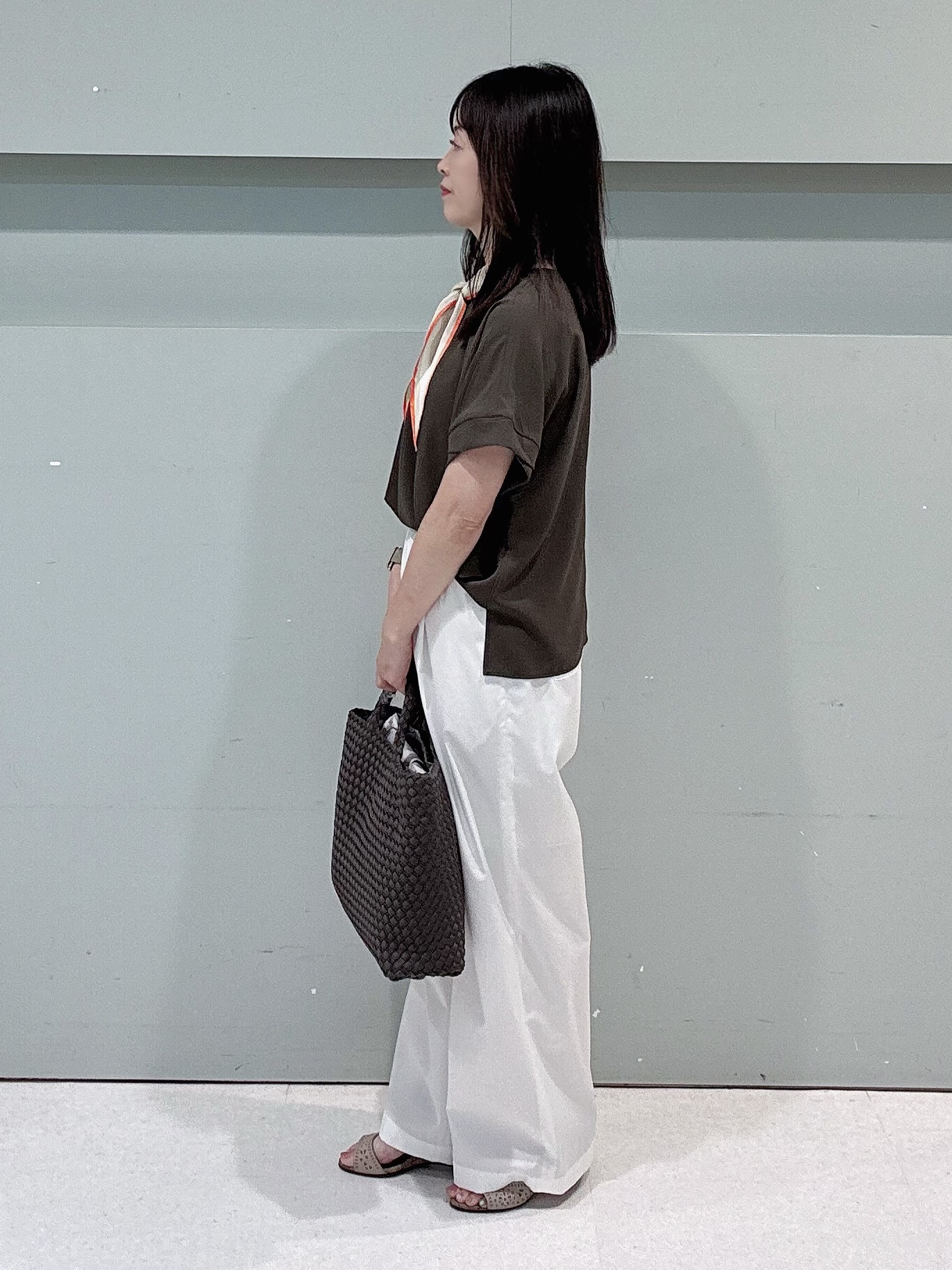 makiさんの「UNTITLED｜【前後2WAY/はっ水/セットアップ可】リラクシーフレンチスリーブブラウス」を使ったコーディネート