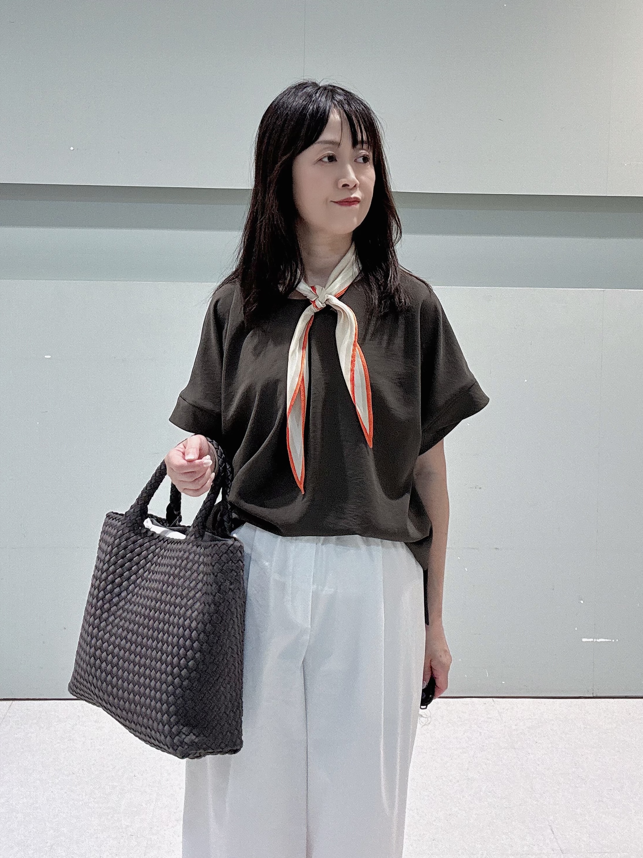 makiさんの「UNTITLED｜【前後2WAY/はっ水/セットアップ可】リラクシーフレンチスリーブブラウス」を使ったコーディネート