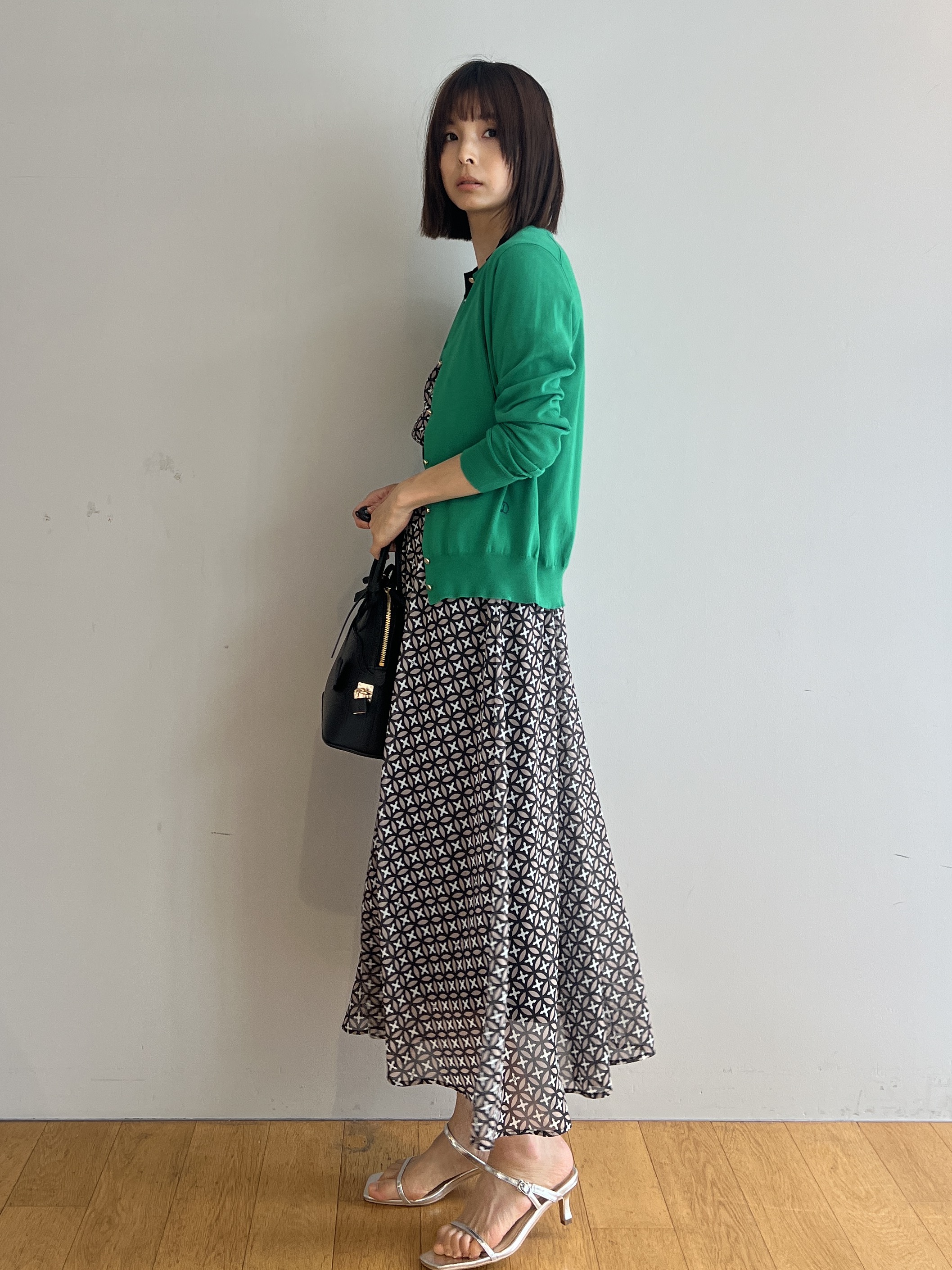 misaさんの「DRESSTERIOR｜【ウォッシャブル】コットンシルク カーディガン」を使ったコーディネート