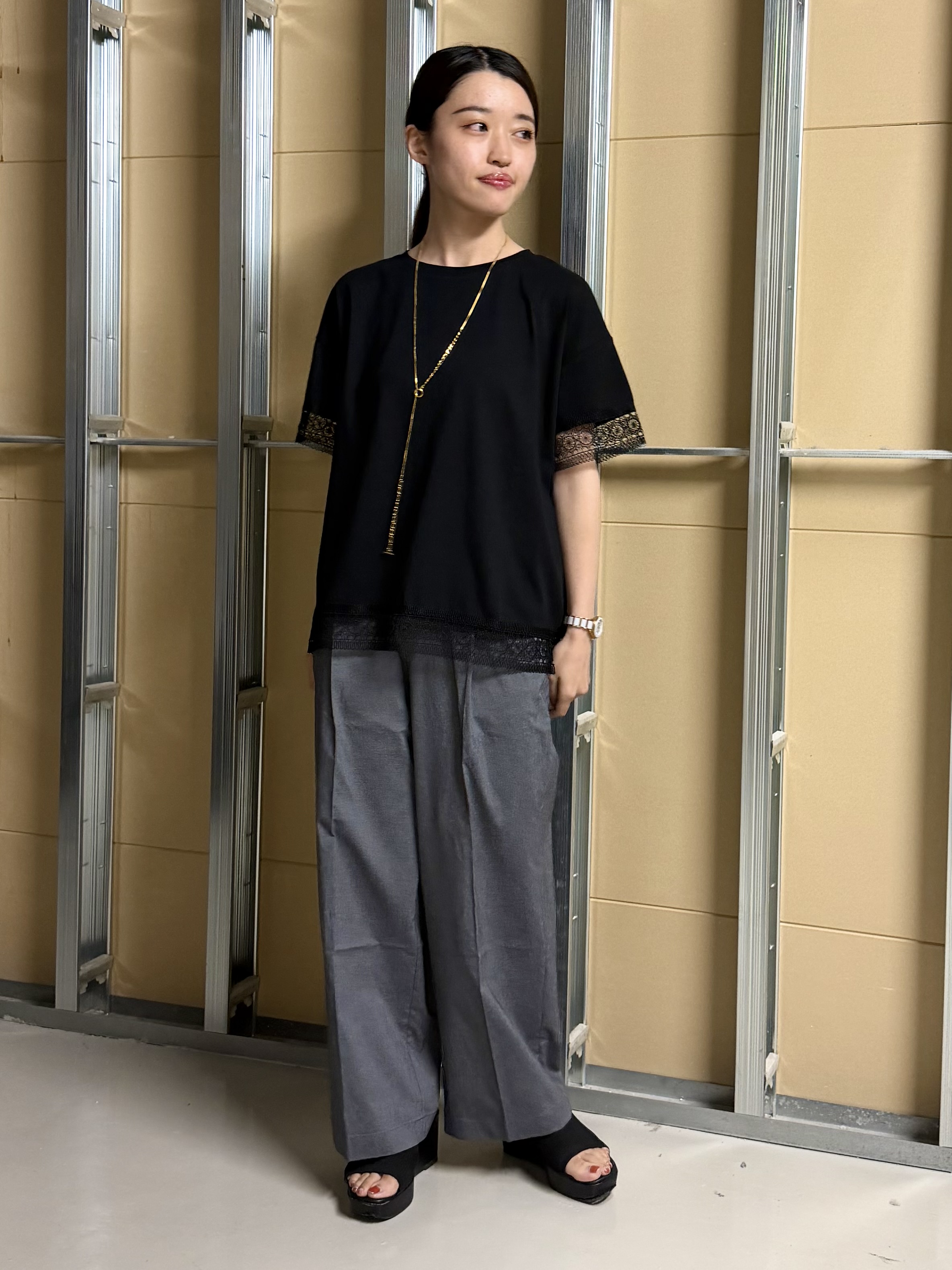 sahoさんの「THE SHOP TK｜【インせず着られる】モチーフレース切替Tシャツ」を使ったコーディネート