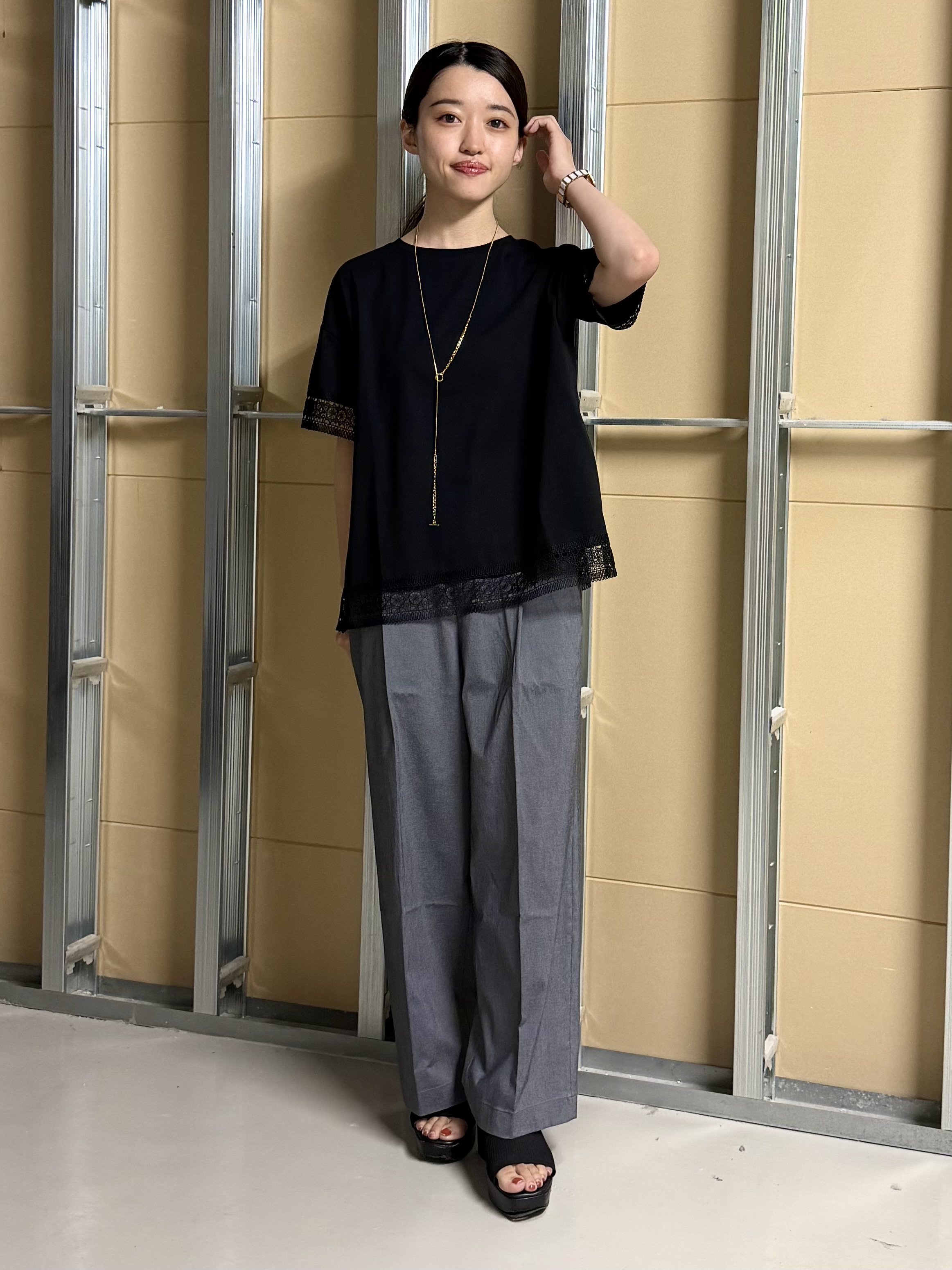 sahoさんの「THE SHOP TK｜【インせず着られる】モチーフレース切替Tシャツ」を使ったコーディネート