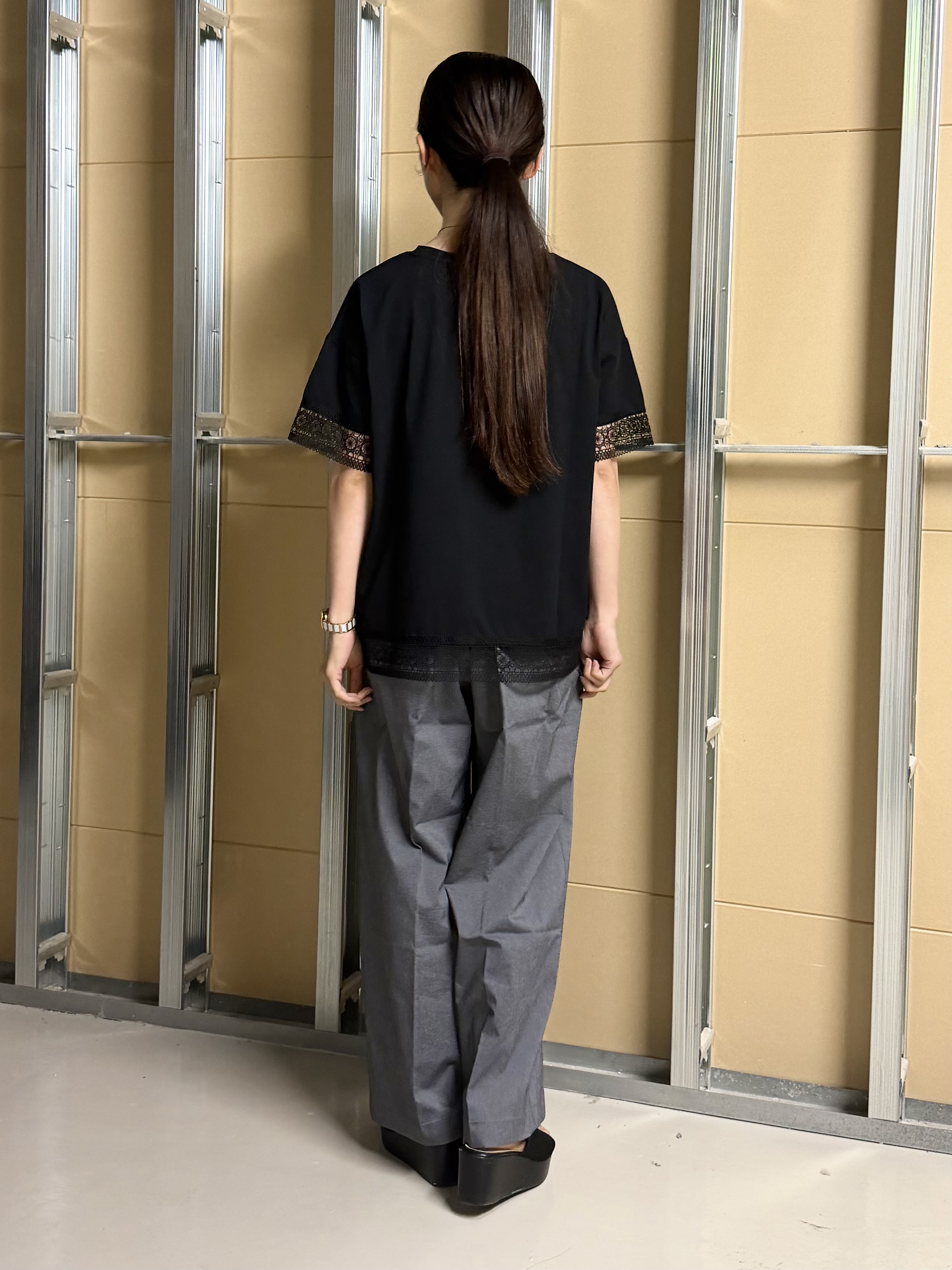 sahoさんの「THE SHOP TK｜【インせず着られる】モチーフレース切替Tシャツ」を使ったコーディネート