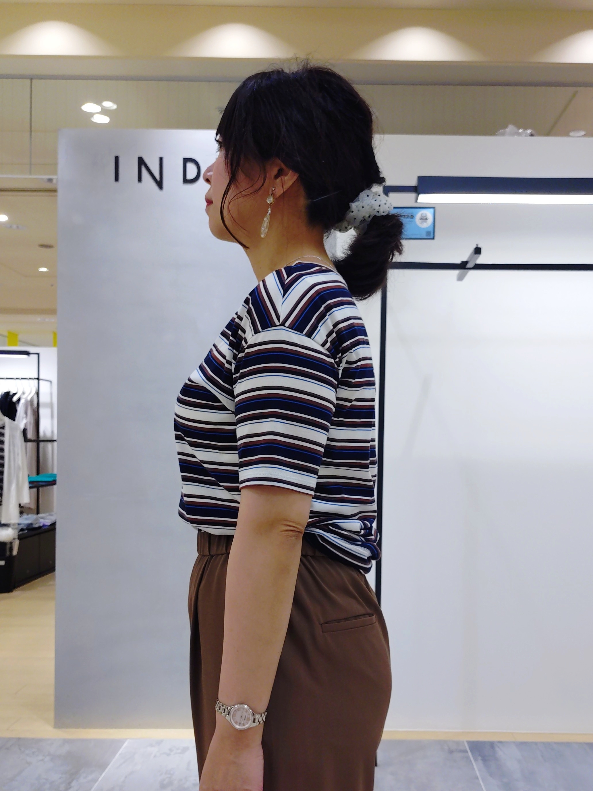 TOMOMIさんの「INDIVI｜【体型カバー】ボーダードルマントップス」を使ったコーディネート
