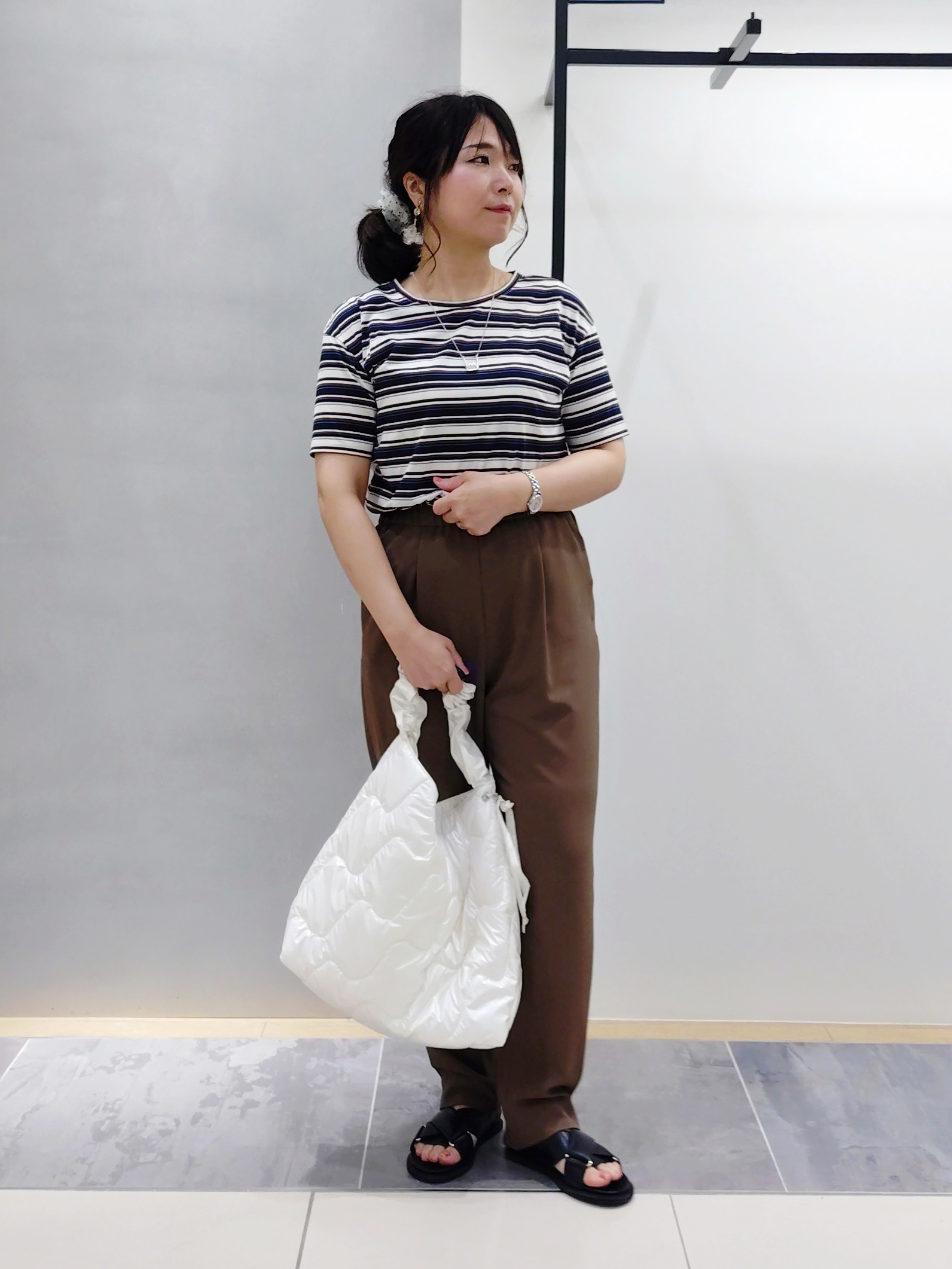 TOMOMIさんの「INDIVI｜【体型カバー】ボーダードルマントップス」を使ったコーディネート