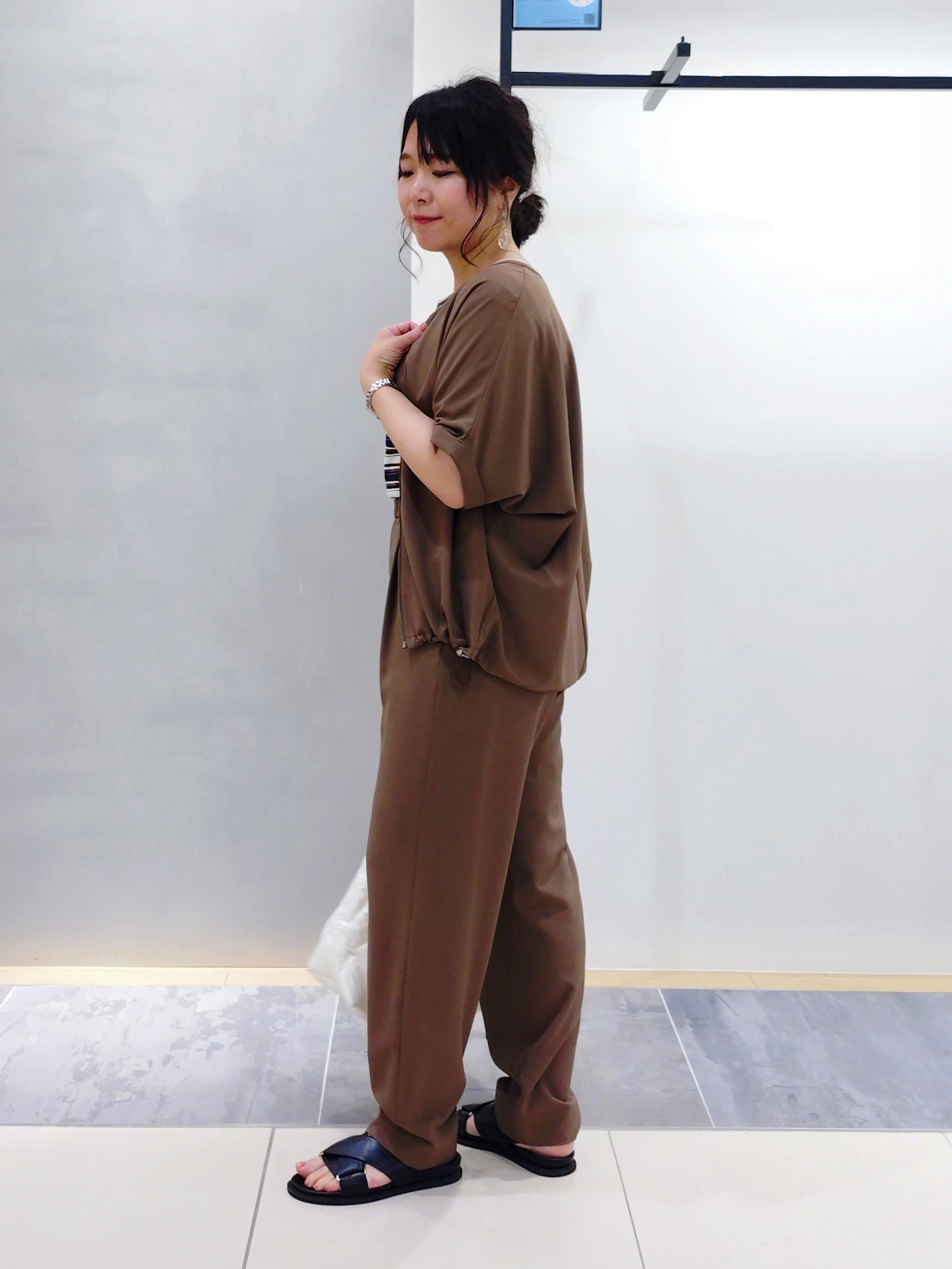 TOMOMIさんの「INDIVI｜【体型カバー】ボーダードルマントップス」を使ったコーディネート