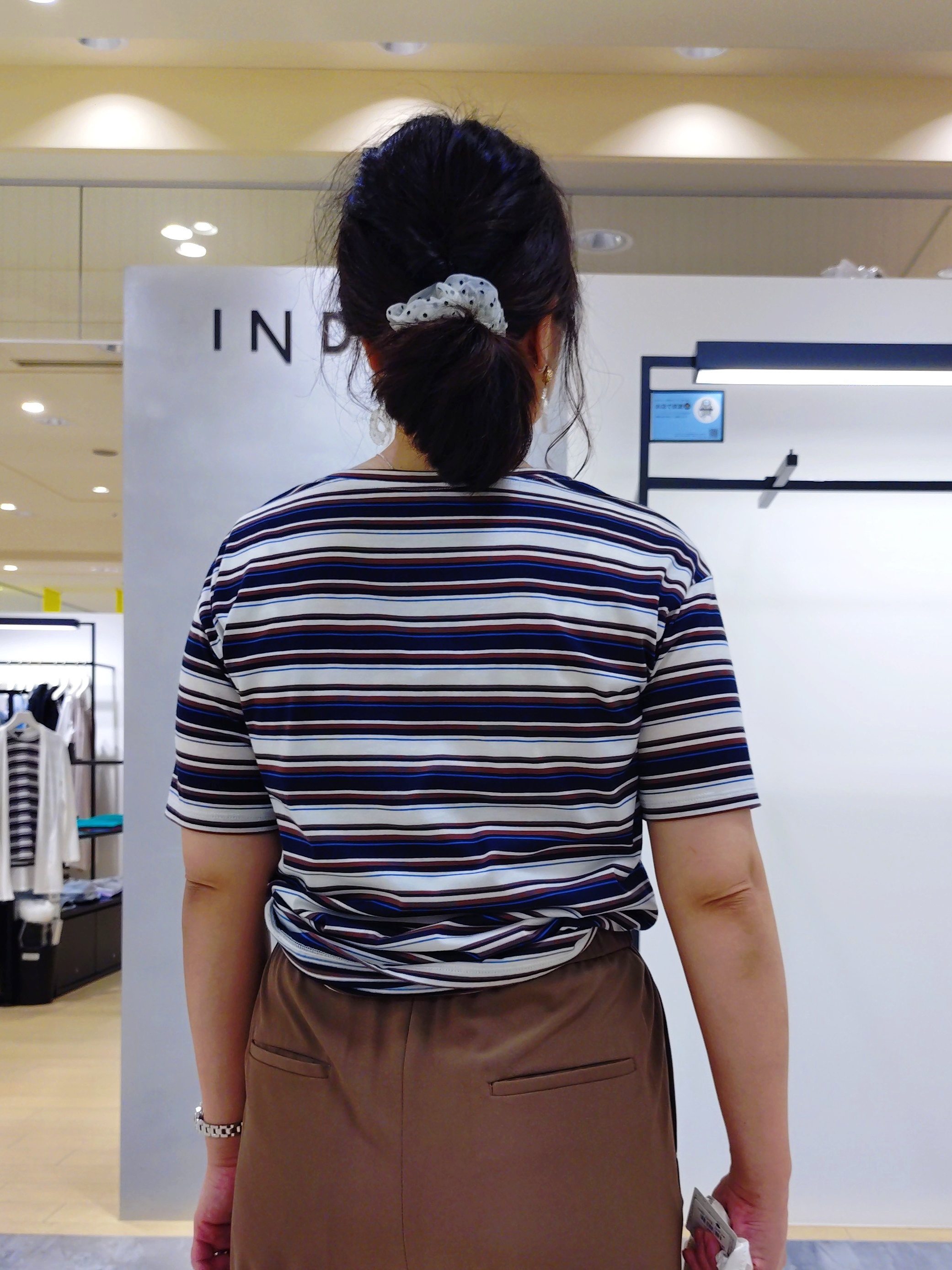 TOMOMIさんの「INDIVI｜【体型カバー】ボーダードルマントップス」を使ったコーディネート